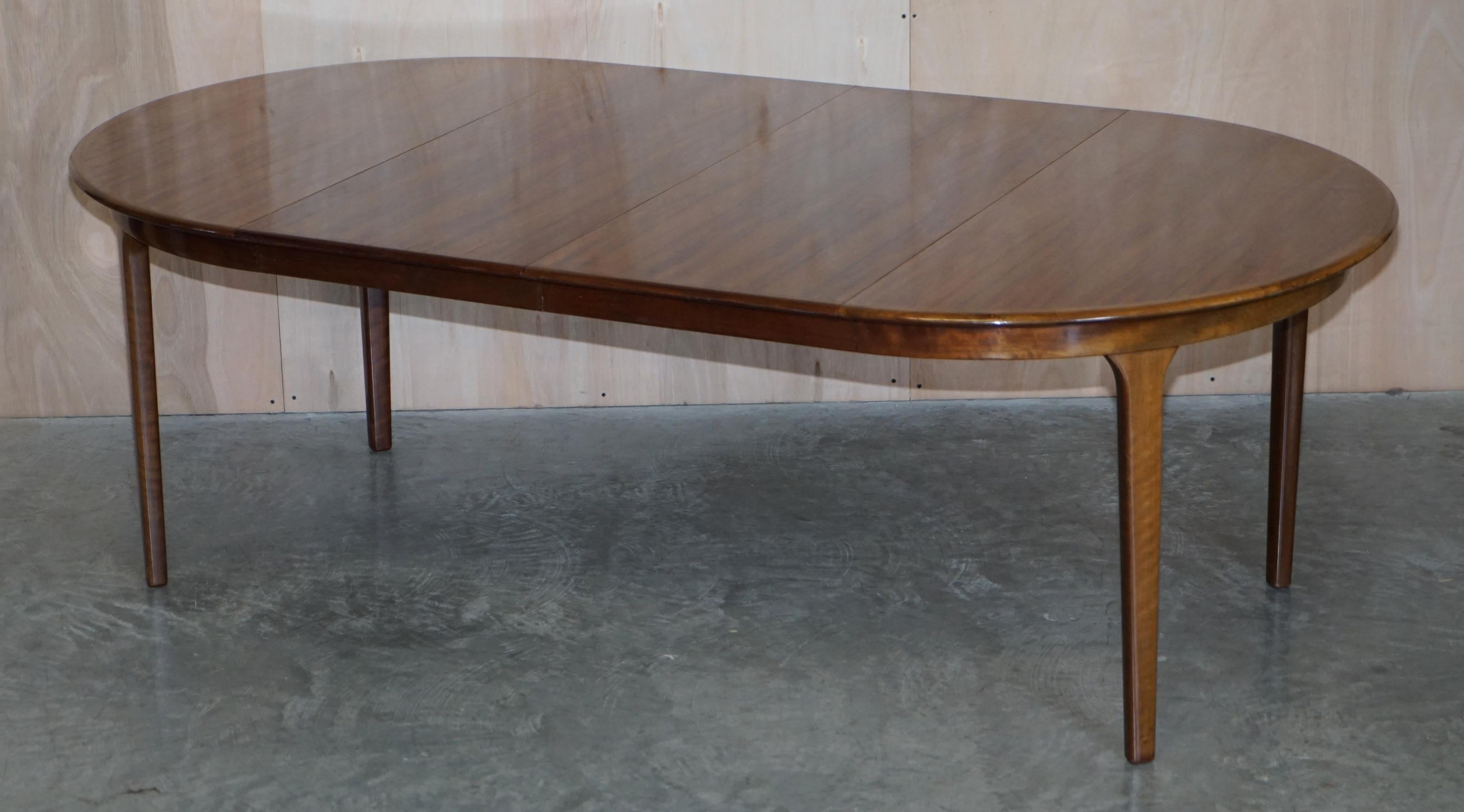 Table de salle à manger à rallonge danoise moderne mi-siècle en bois dur de C J Rosengaard, Taille 6-10 en vente 7