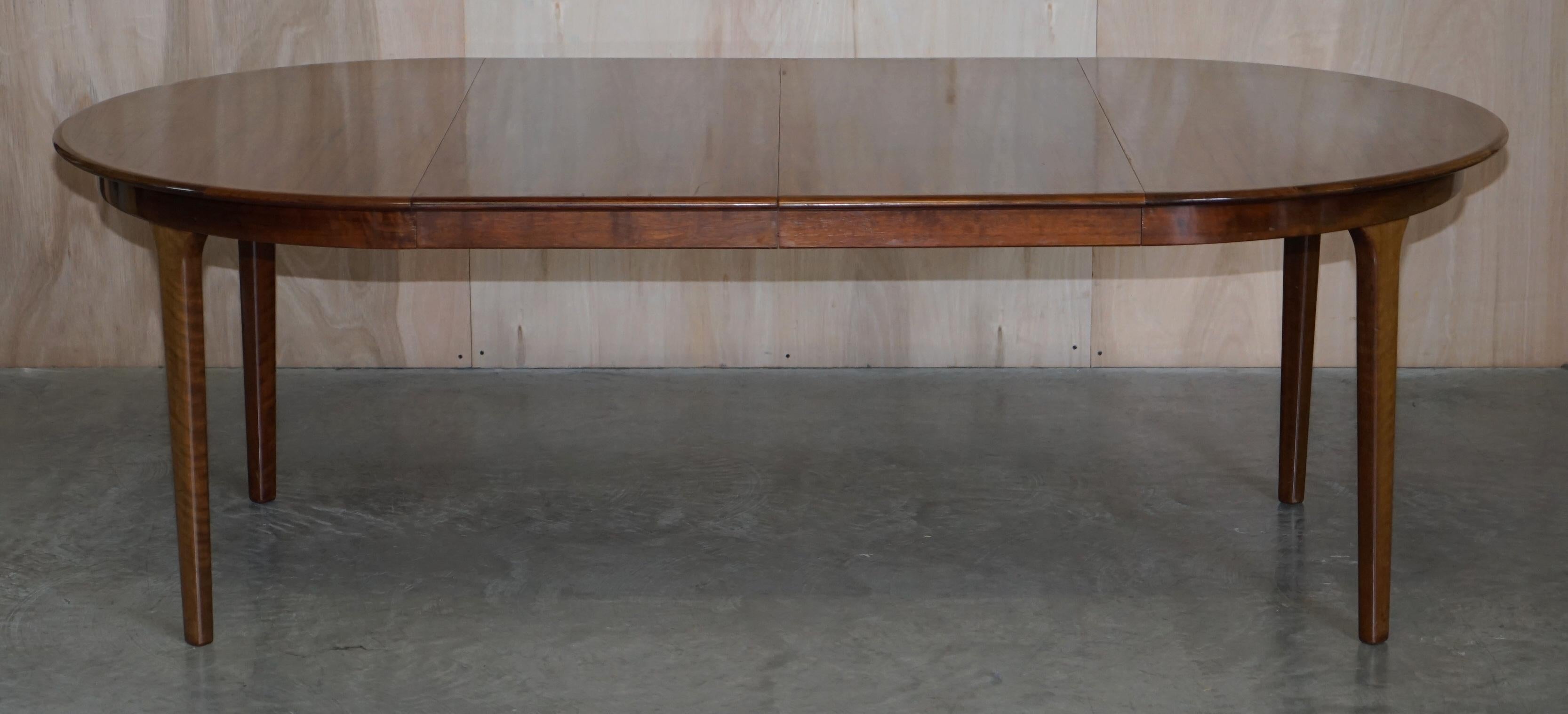 Table de salle à manger à rallonge danoise moderne mi-siècle en bois dur de C J Rosengaard, Taille 6-10 en vente 8