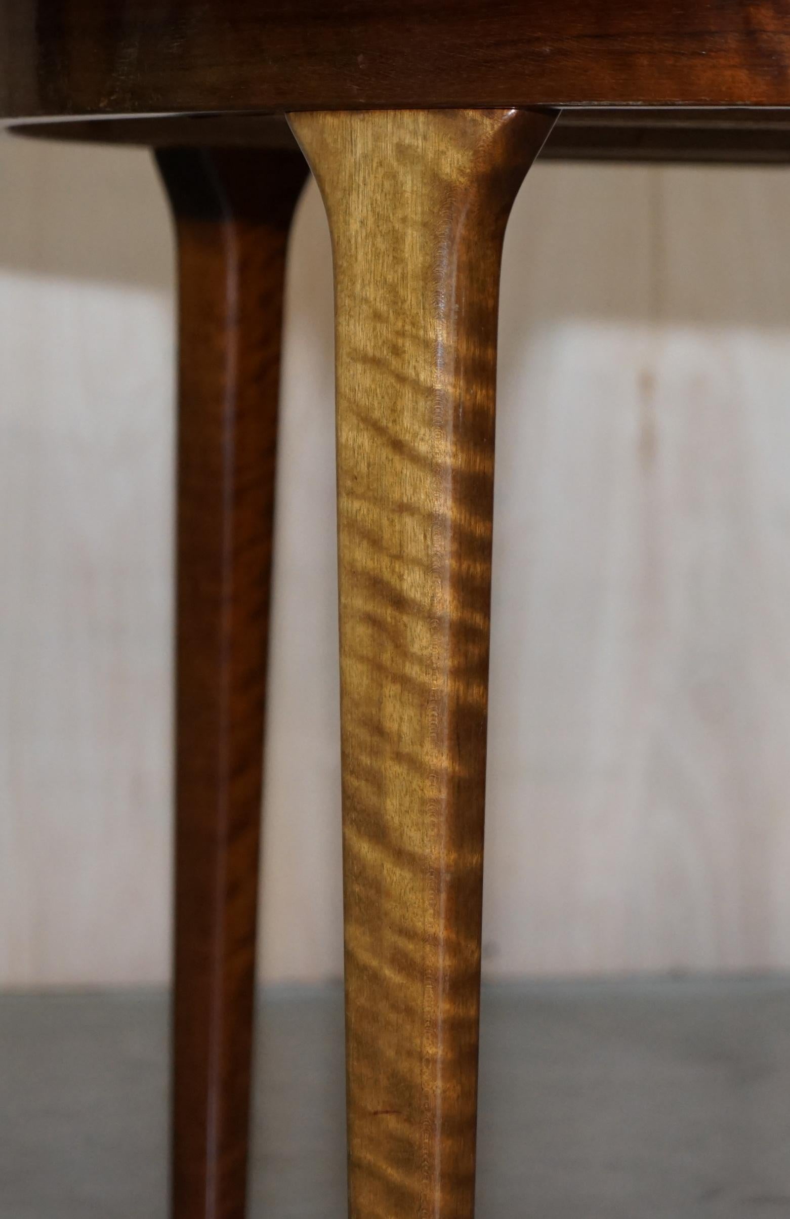 Table de salle à manger à rallonge danoise moderne mi-siècle en bois dur de C J Rosengaard, Taille 6-10 Bon état - En vente à West Sussex, Pulborough