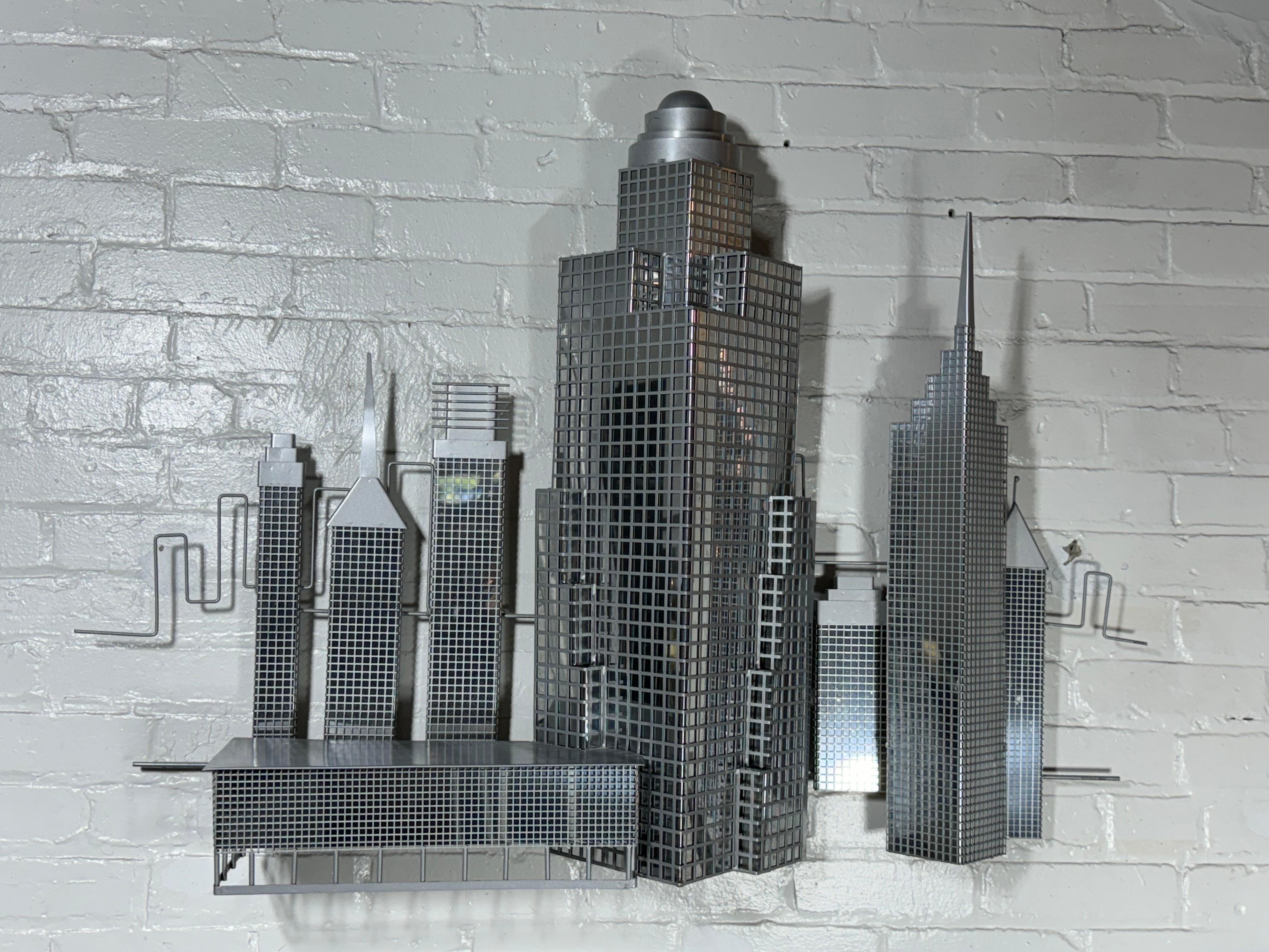 C. JERE / Artisan House 3D-Wandskulptur eines Wolkenkratzers in Gitterform. Silbernes Metall im Angebot 1