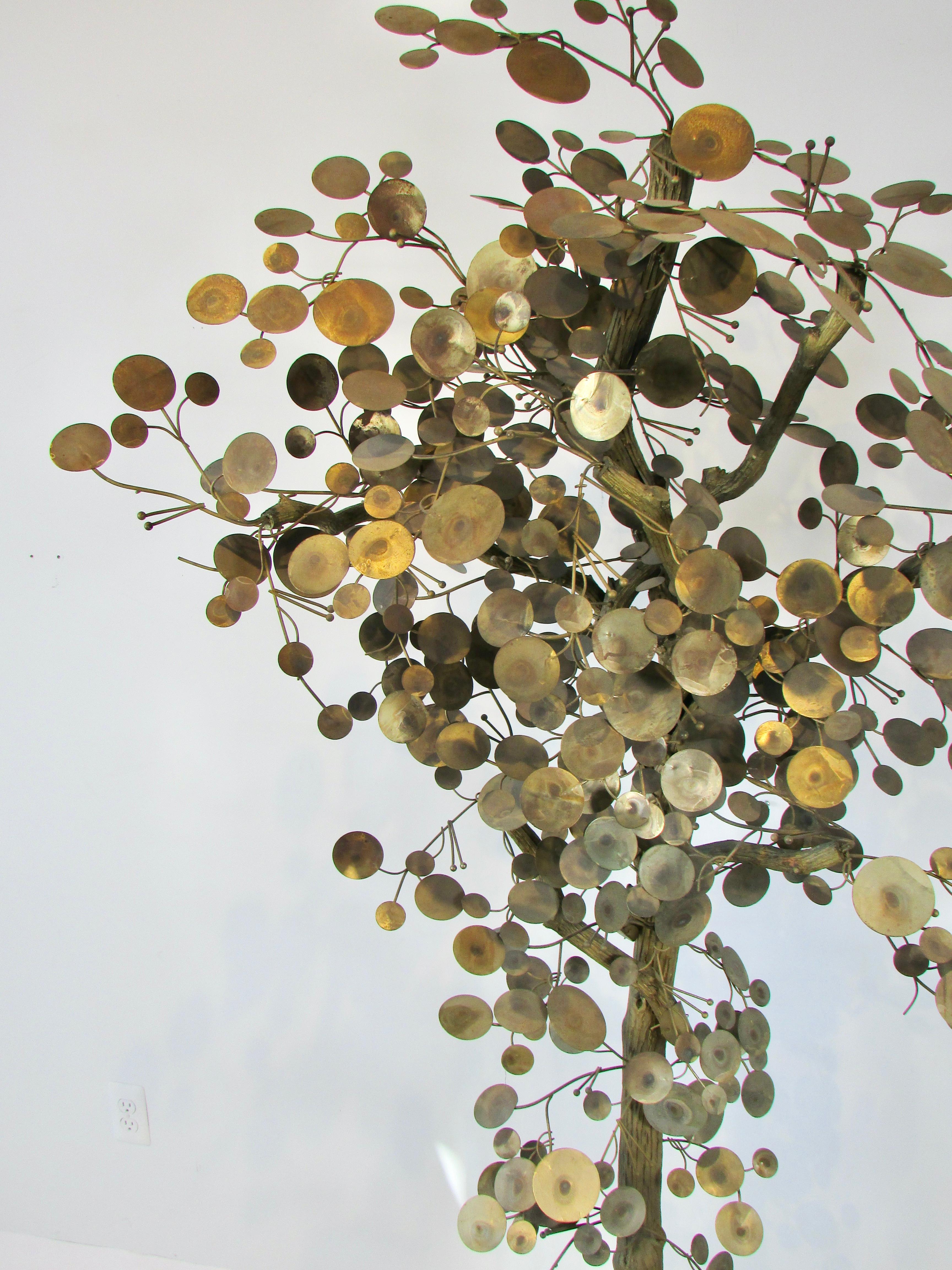 Arbre dans la maison de Jere Artisan  style 