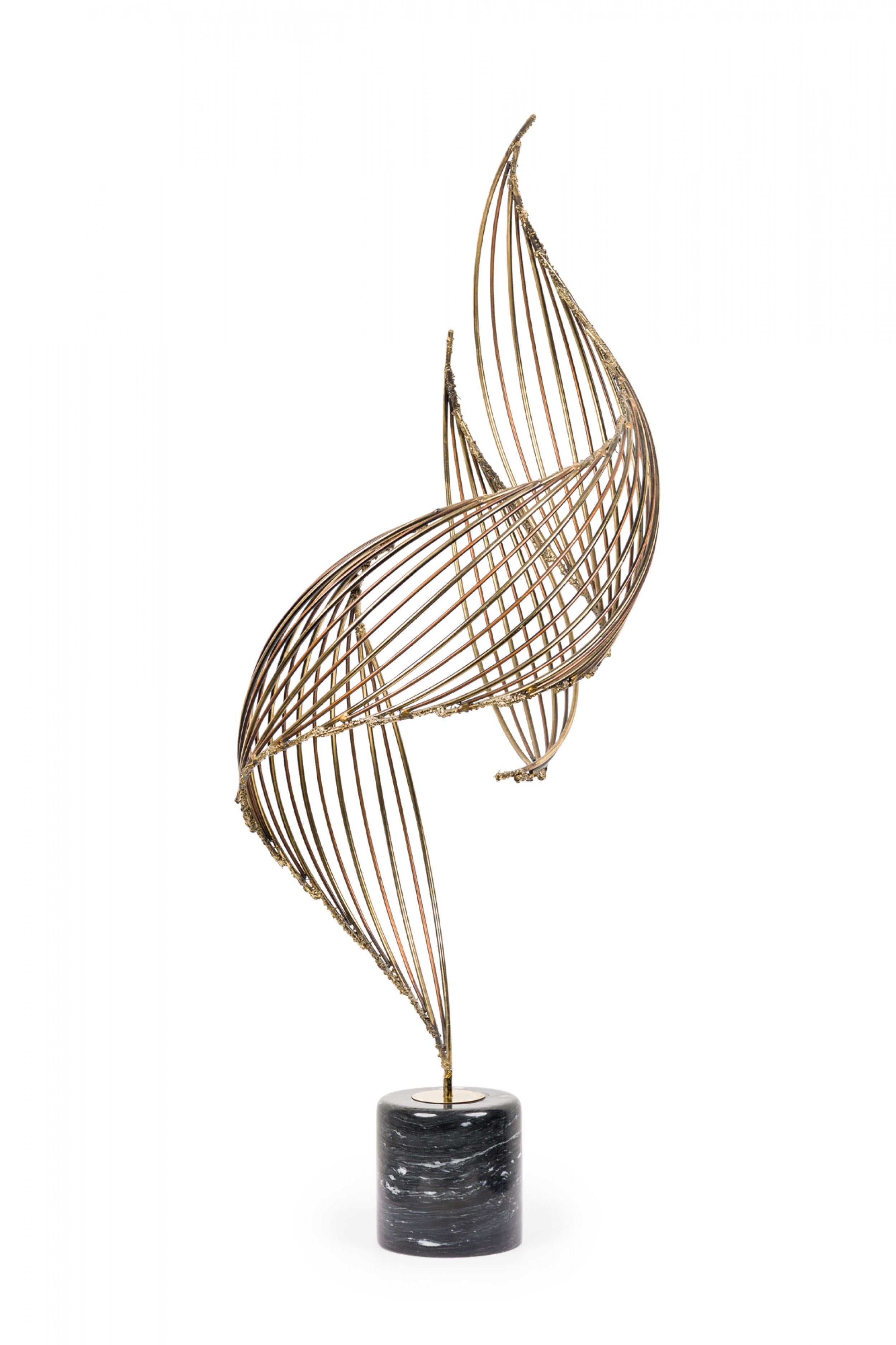 Americano C. Jere Scultura a spirale di metà secolo in bronzo e marmo nero in vendita