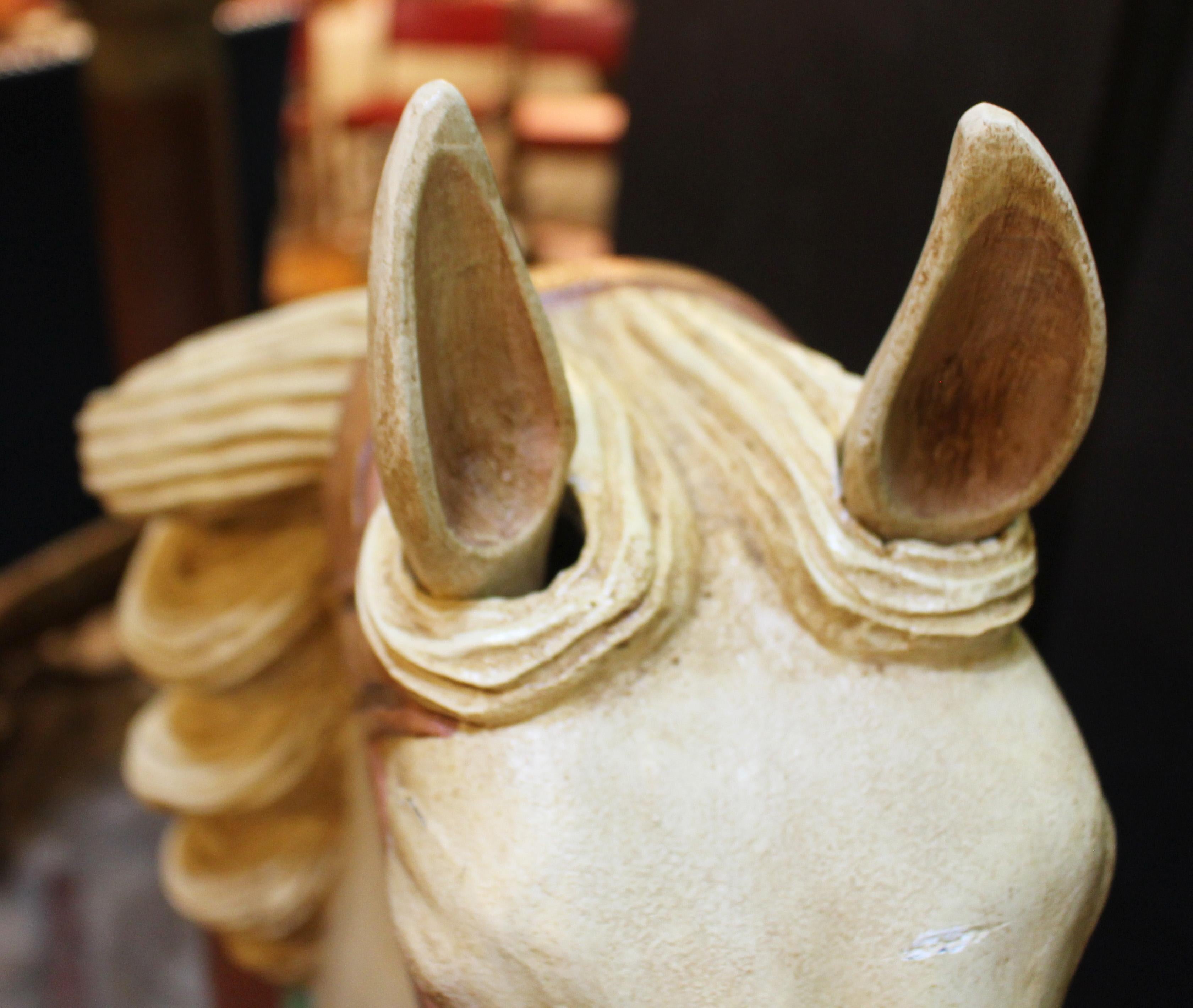 C. Cheval de carrousel américain de la fin du 19e siècle et du début du 20e siècle sur un support personnalisé en vente 7