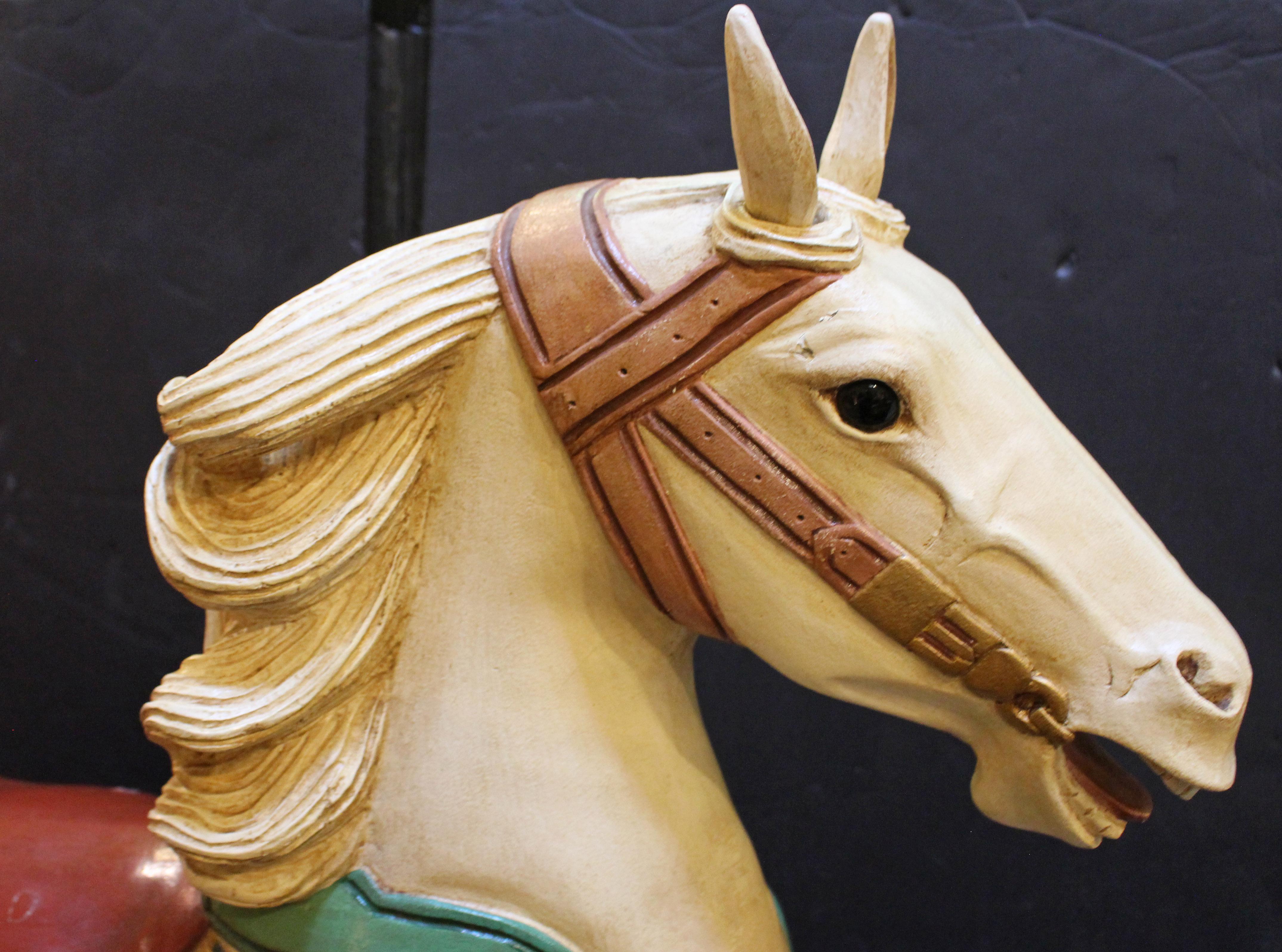 Doré C. Cheval de carrousel américain de la fin du 19e siècle et du début du 20e siècle sur un support personnalisé en vente