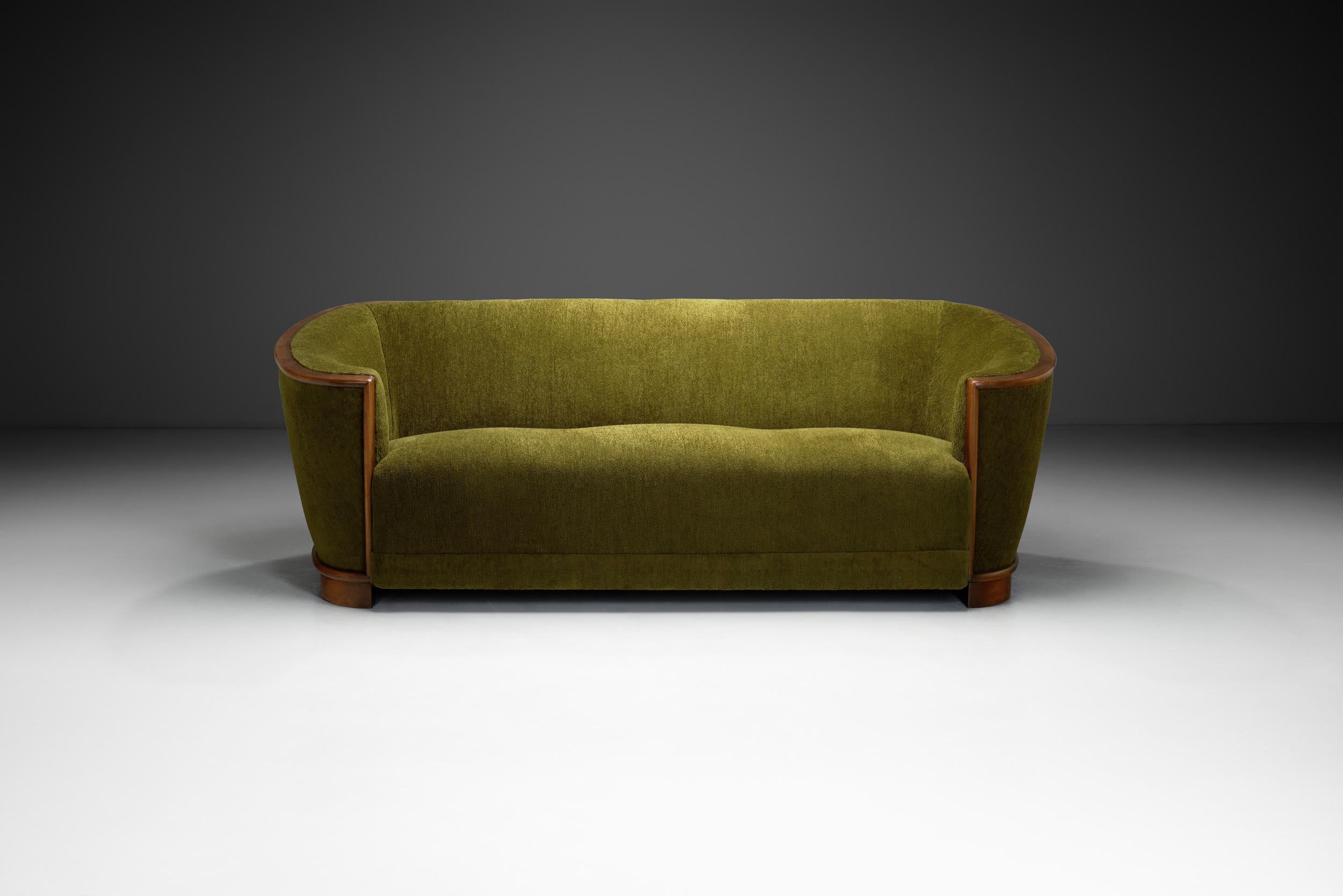 C. Lundbæk Three Seater Sofa With Oak Frame, Europe 1940s In Good Condition For Sale In Utrecht, NL