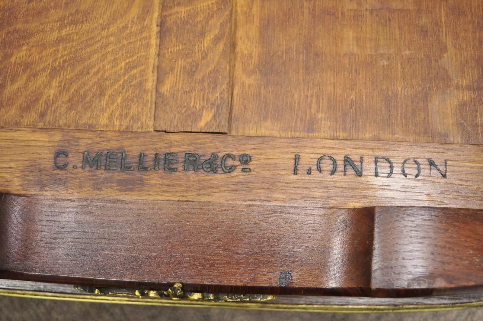 20ième siècle Table d'appoint française de style Louis XV à 2 tiroirs incrusté et en cuir, C. Mellier & Co, Londres en vente