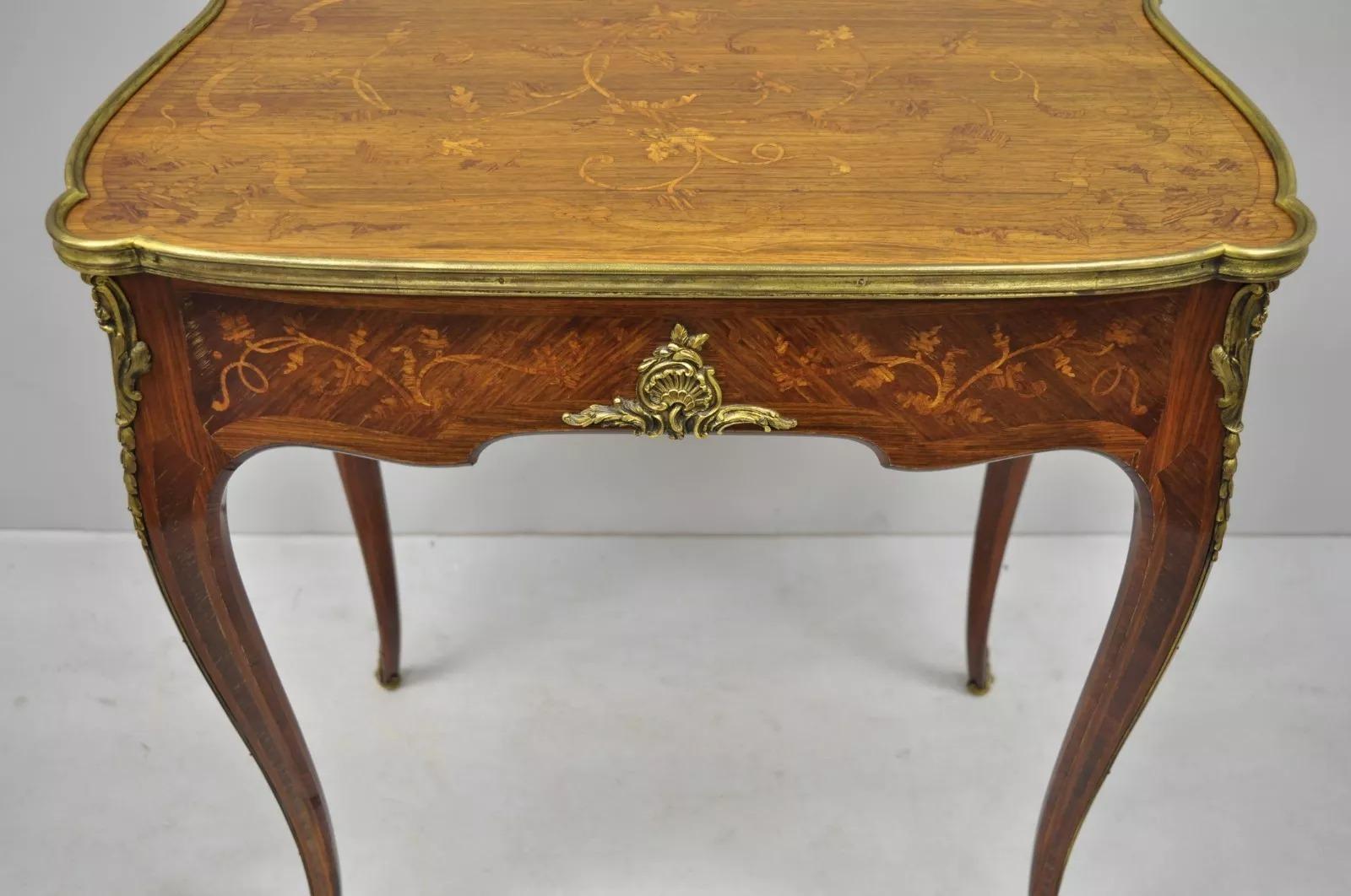 Bronze Table d'appoint française de style Louis XV à 2 tiroirs incrusté et en cuir, C. Mellier & Co, Londres en vente