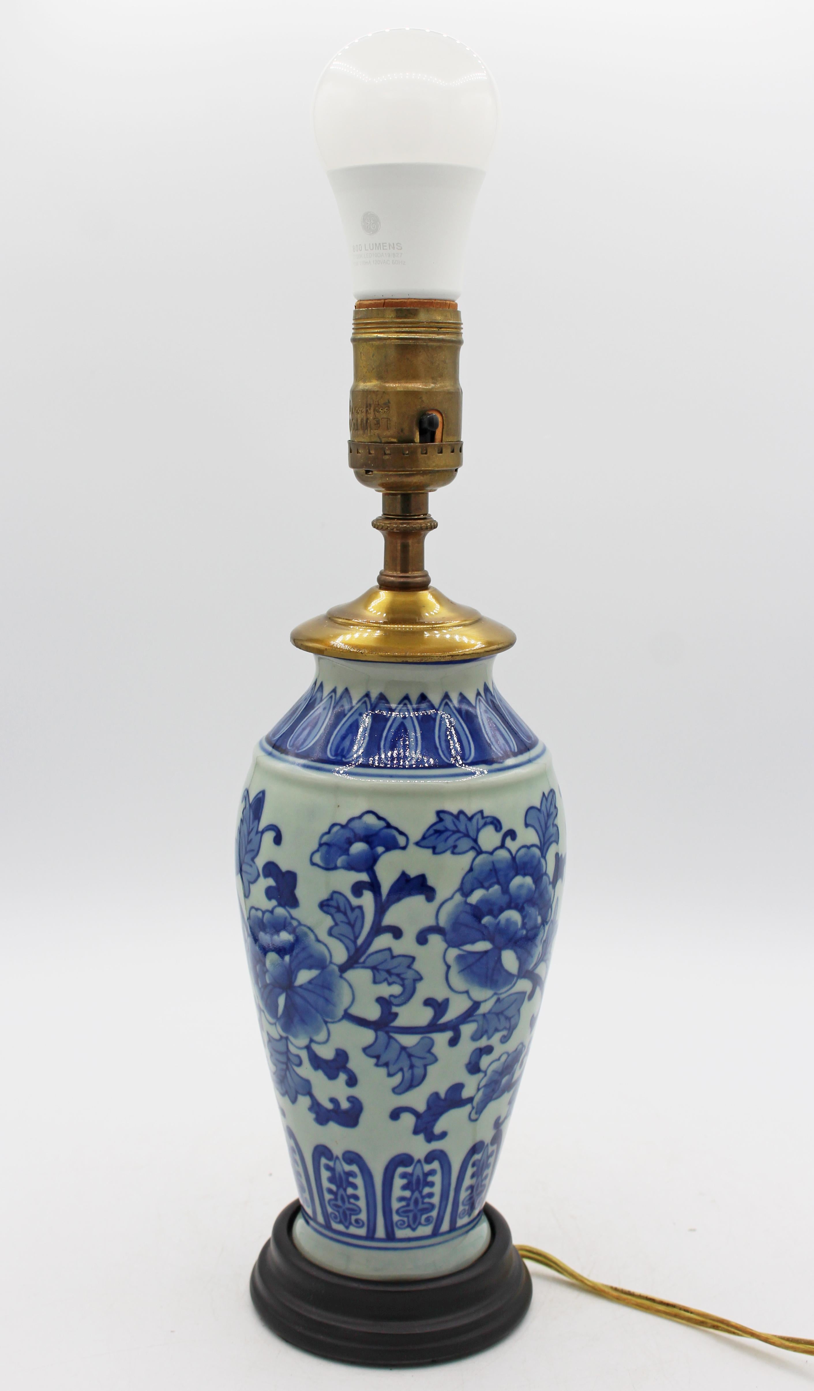 Painted C. Mid-20th Century Pair of Chinese Export Porcelain Vases Mounted as Lamps For Sale