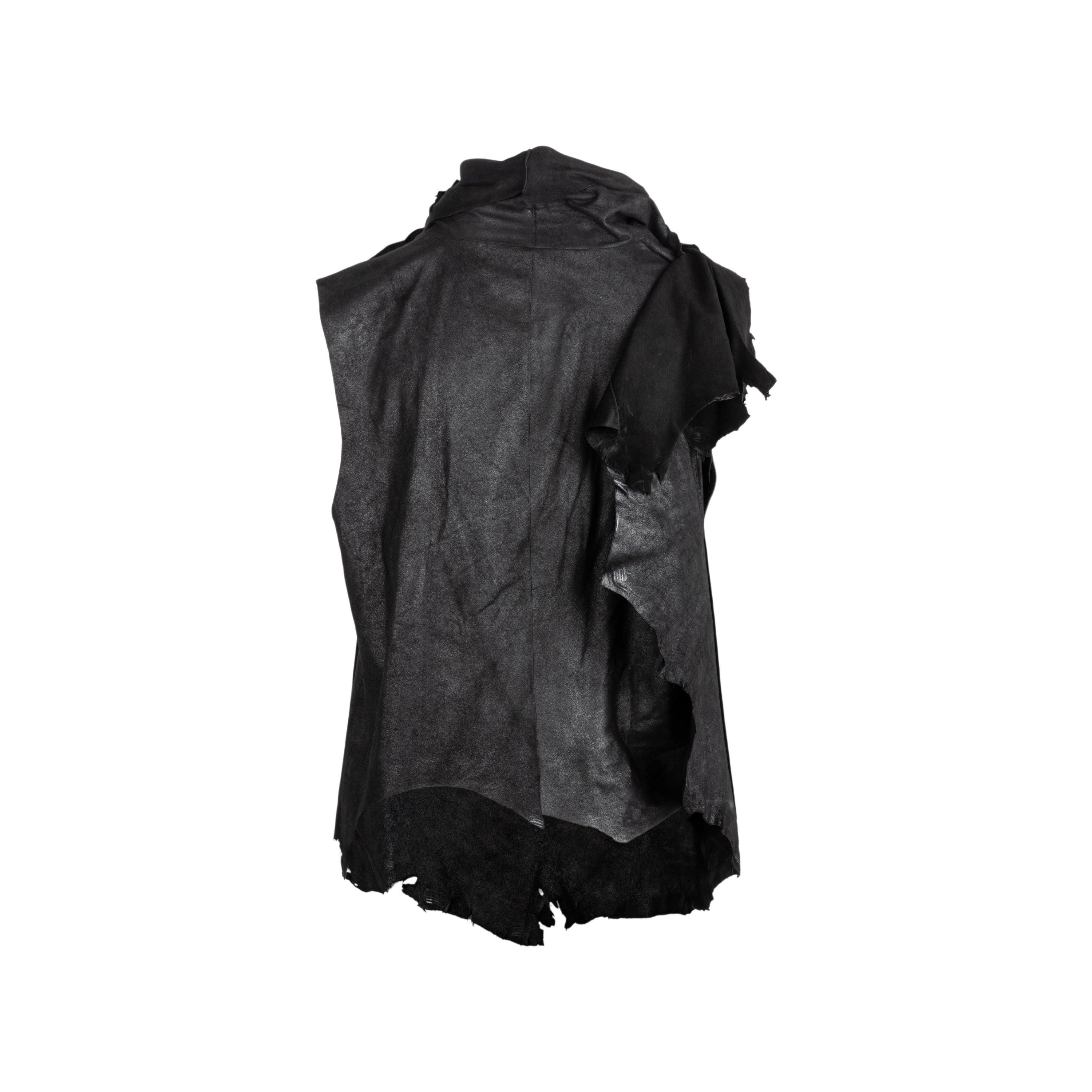 C Chaleco de cuero negro, detalles 