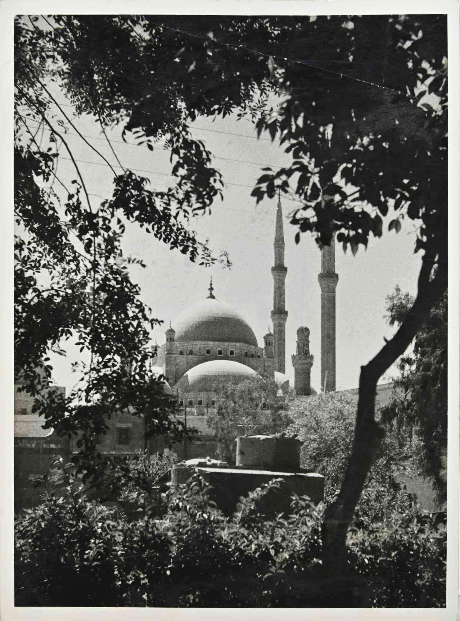 Die Moschee von Muhammad Ali ist ein schwarz-weißes Vintage-Foto, das in der Mitte des 20. Jahrhunderts von dem Fotografen C. Zachary realisiert wurde.

Guter Zustand und gealtert.

Das Foto zeigt die Moschee in der Zitadelle von Kairo in Ägypten,