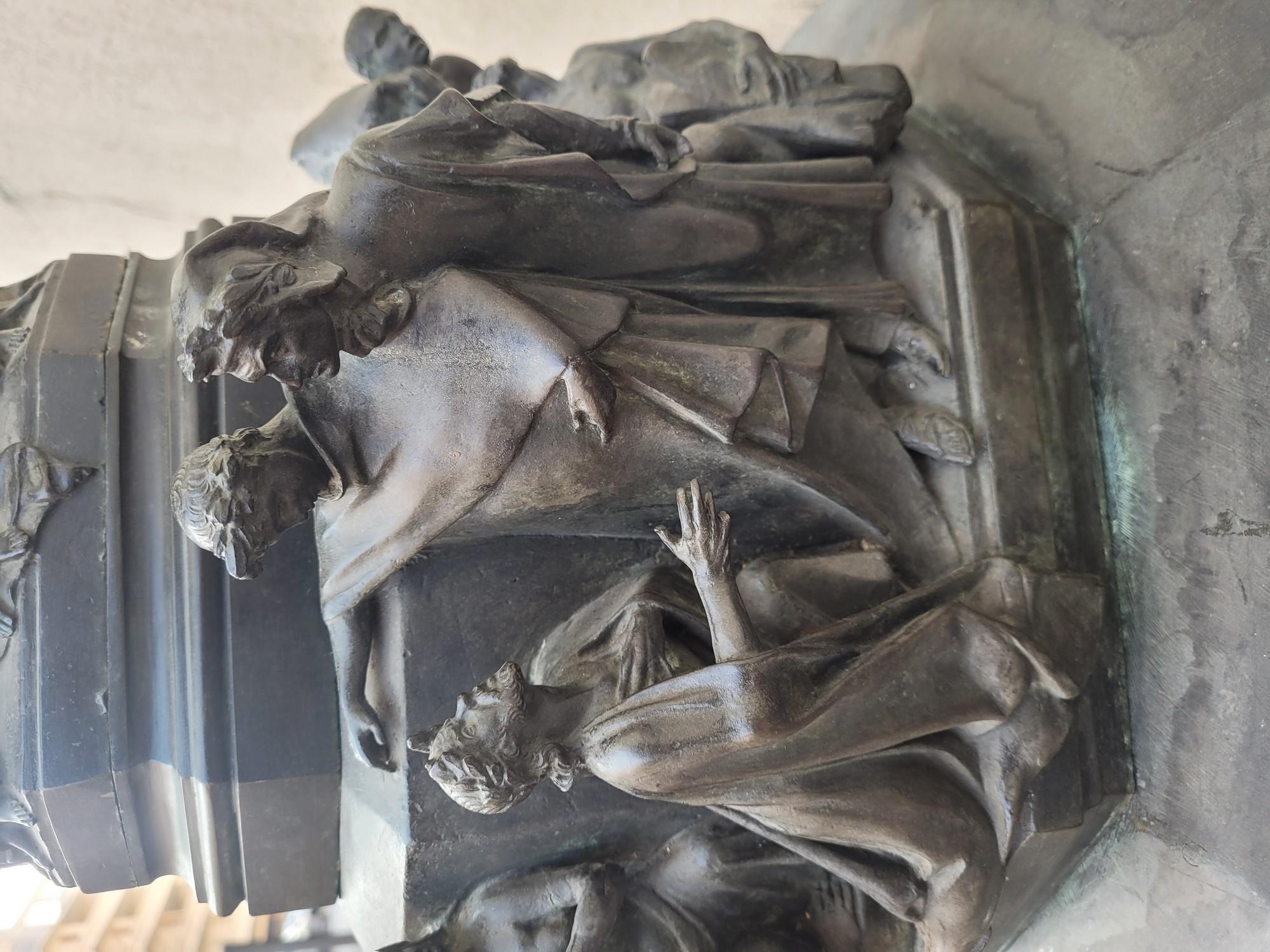 C Zocchi (d'après), Monument To Dante, réduction de bronze, fin du 19e/début du 20e siècle en vente 4