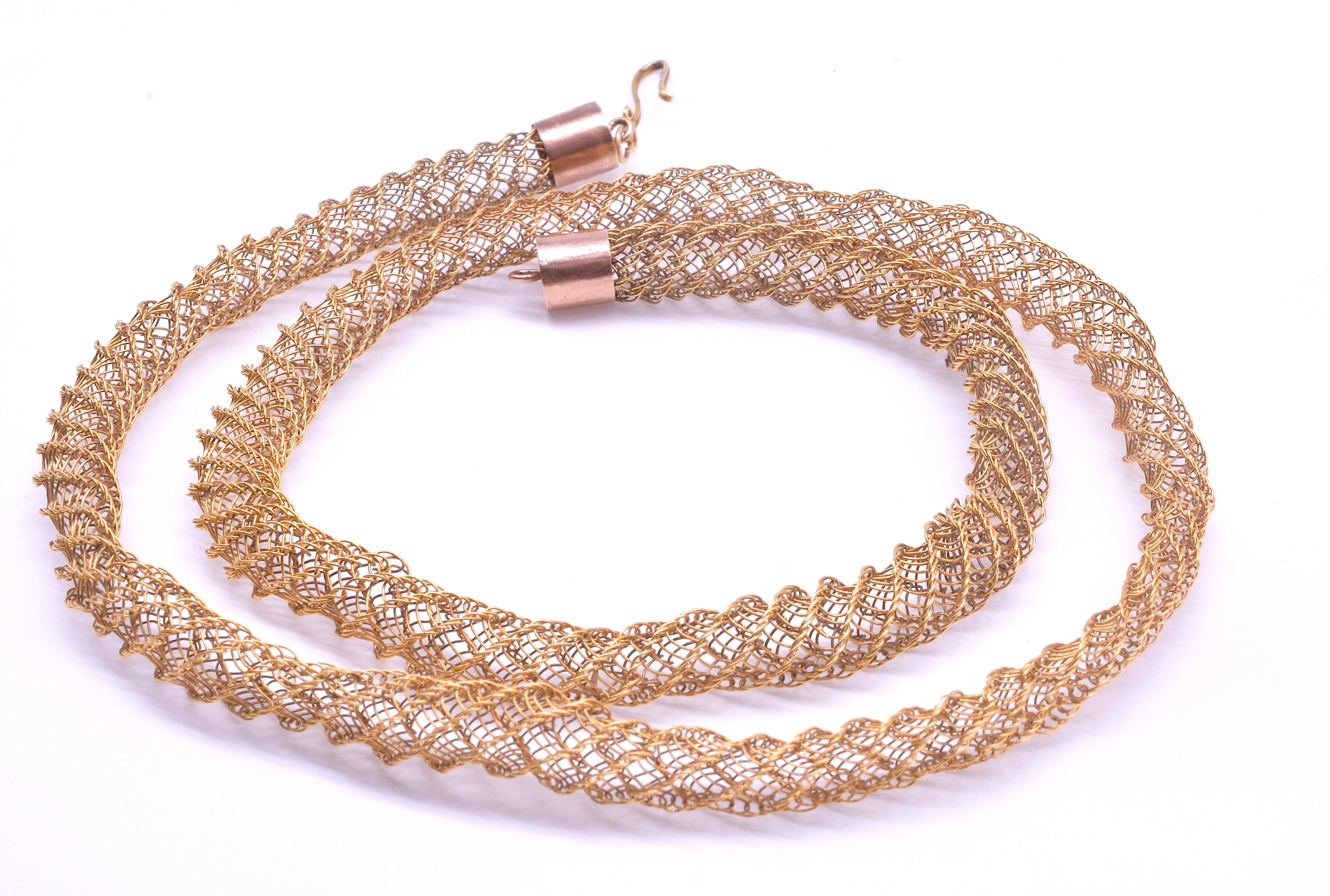 15 Karat röhrenförmiges, zartes Mesh-Halskette, um 1850 im Angebot 1