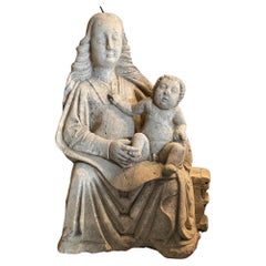 C1350 sculpture en pierre calcaire représentant une Madonna assise avec 6 doigts à la main droite