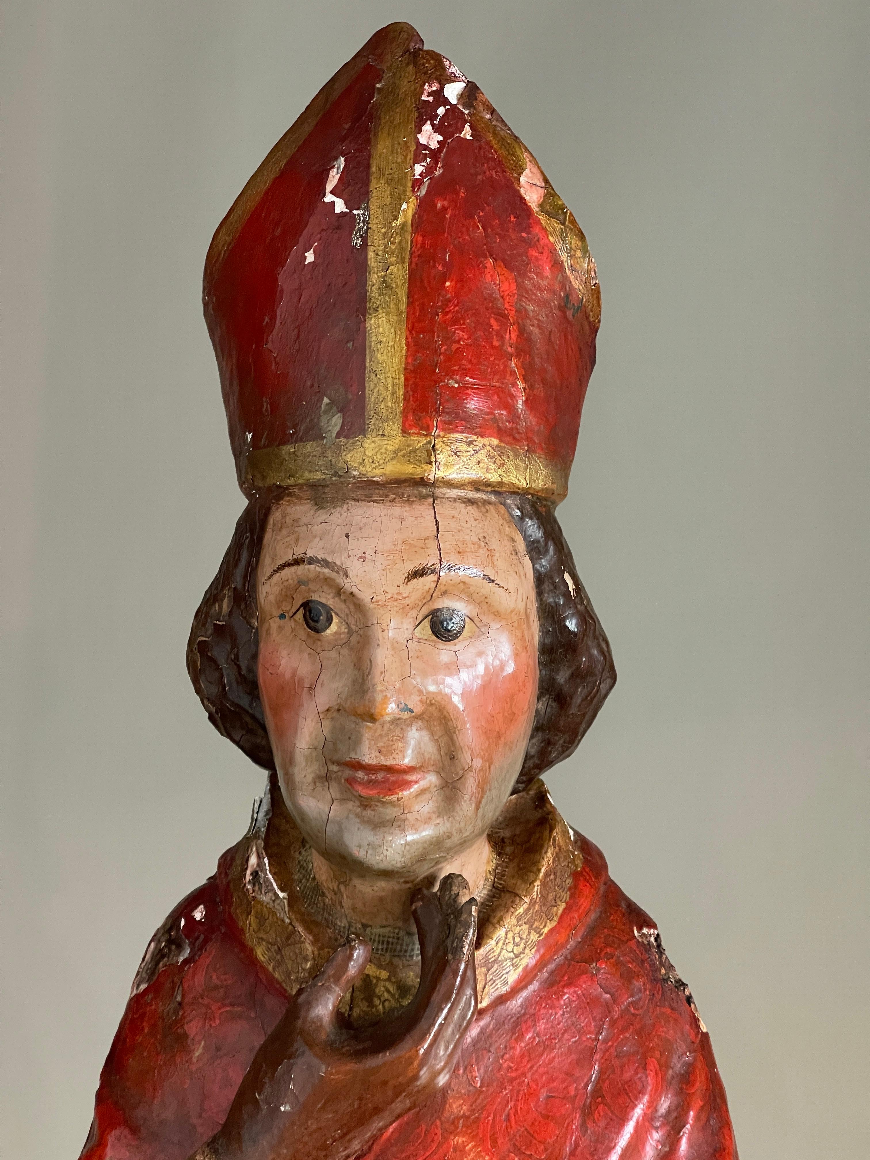 C1600 wood carving of a cardinal In Good Condition For Sale In Bakewell, GB