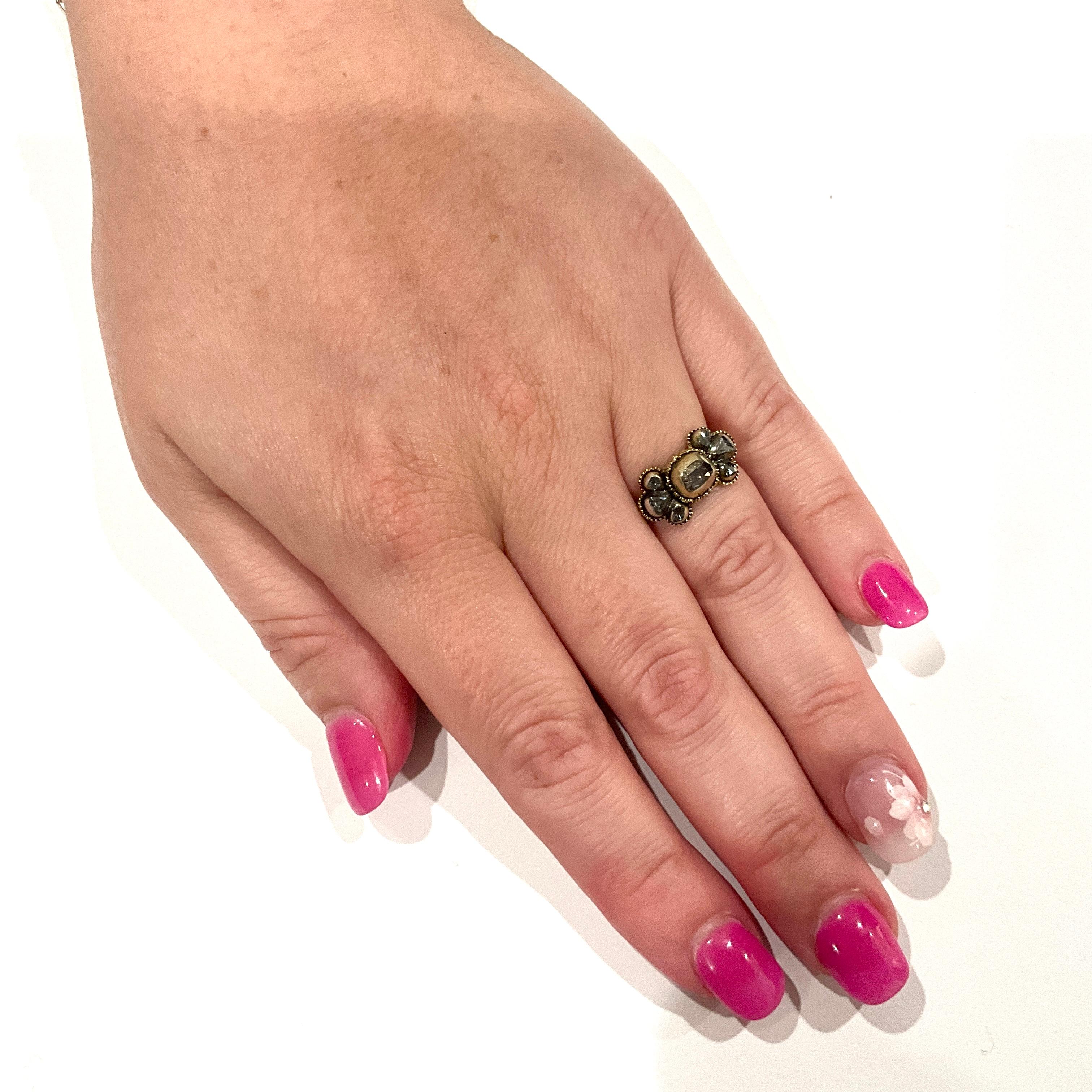 C1690 Anillo ibérico en forma de arco de 18 quilates con diamantes talla tabla en venta 5