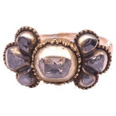 C1690 Anillo ibérico en forma de arco de 18 quilates con diamantes talla tabla