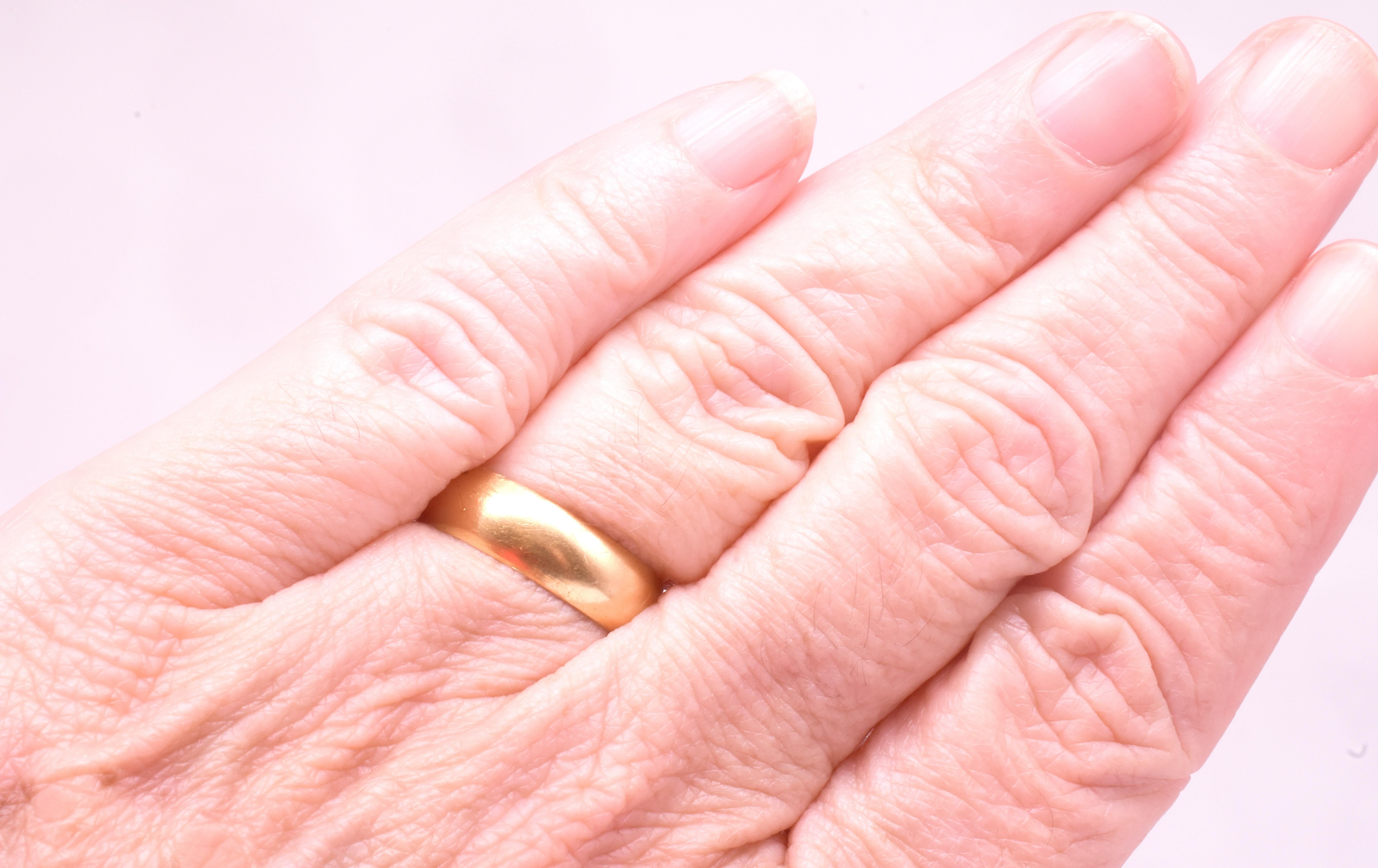 C1690 22K Posey Ring,  