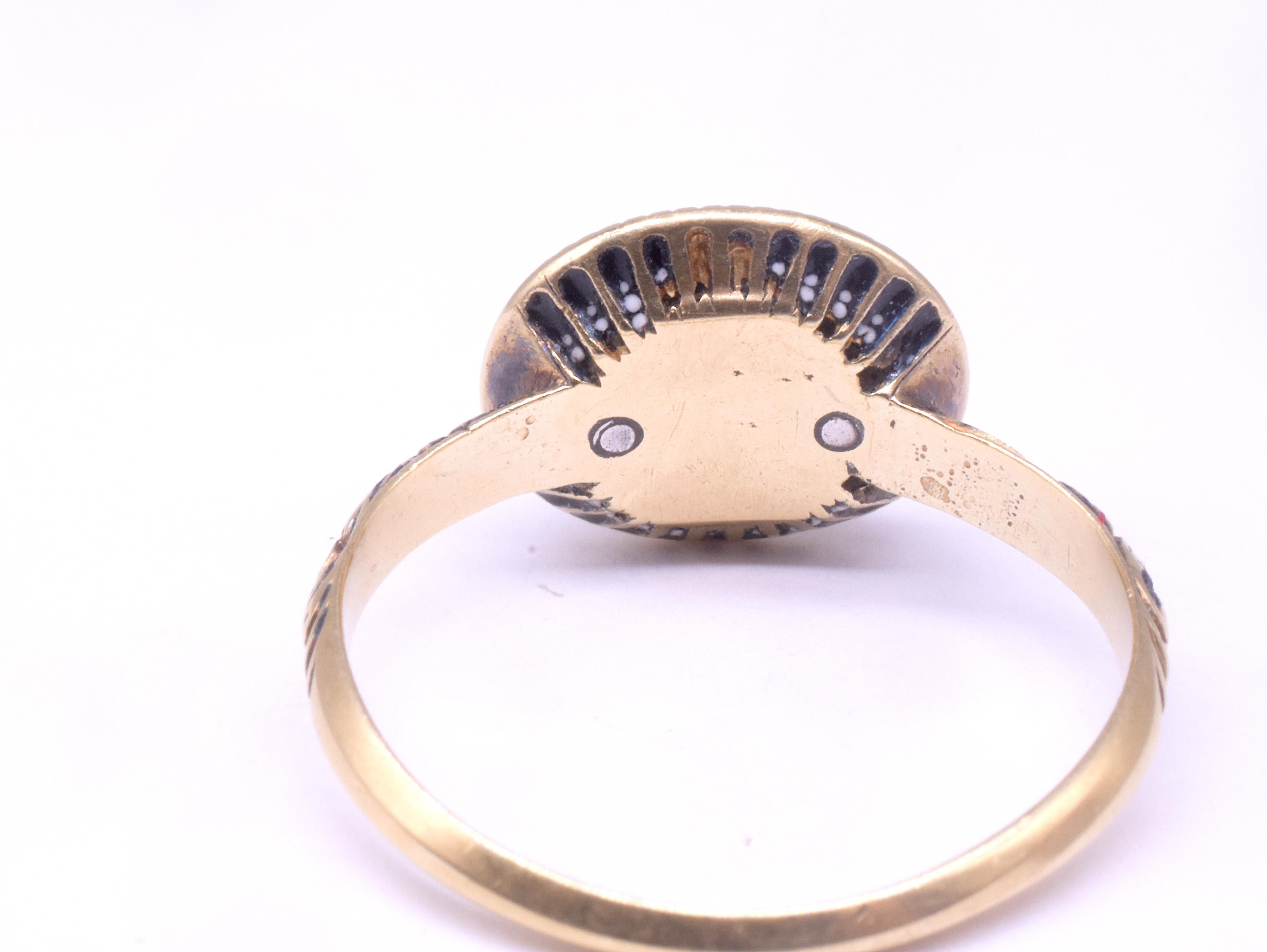 Taglio cuscino C1700 Anello di fidanzamento in cristallo del periodo Stuart a 18 carati con filo di ferro intrecciato in vendita
