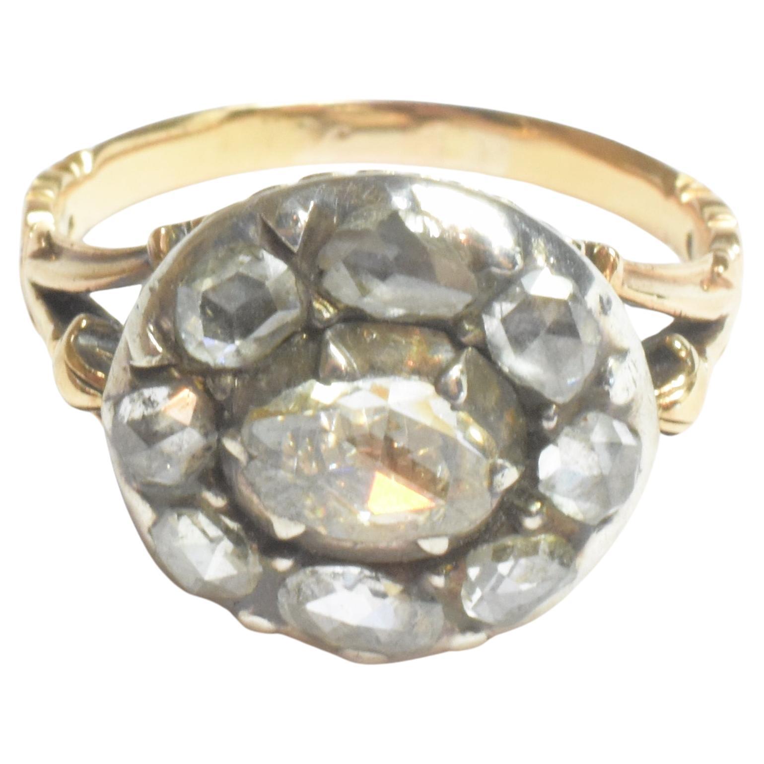 Seltene 18ct Tudor Periode Silber gefasst Diamant-Cluster-Ring mit 18k Gold Band kunstvoll von einer Blume zusammengesetzt und mit rosa Diamanten und einem geschlossenen 