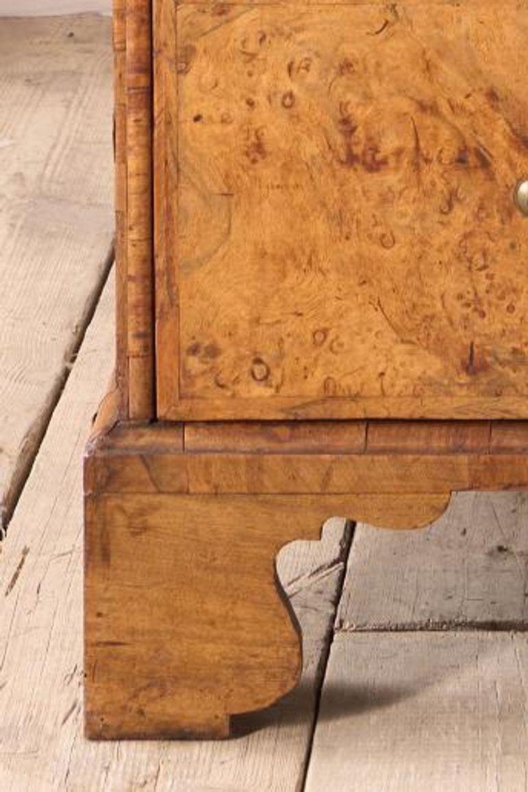 Walnut c.1720 English Georgian burr walnut chest of drawers