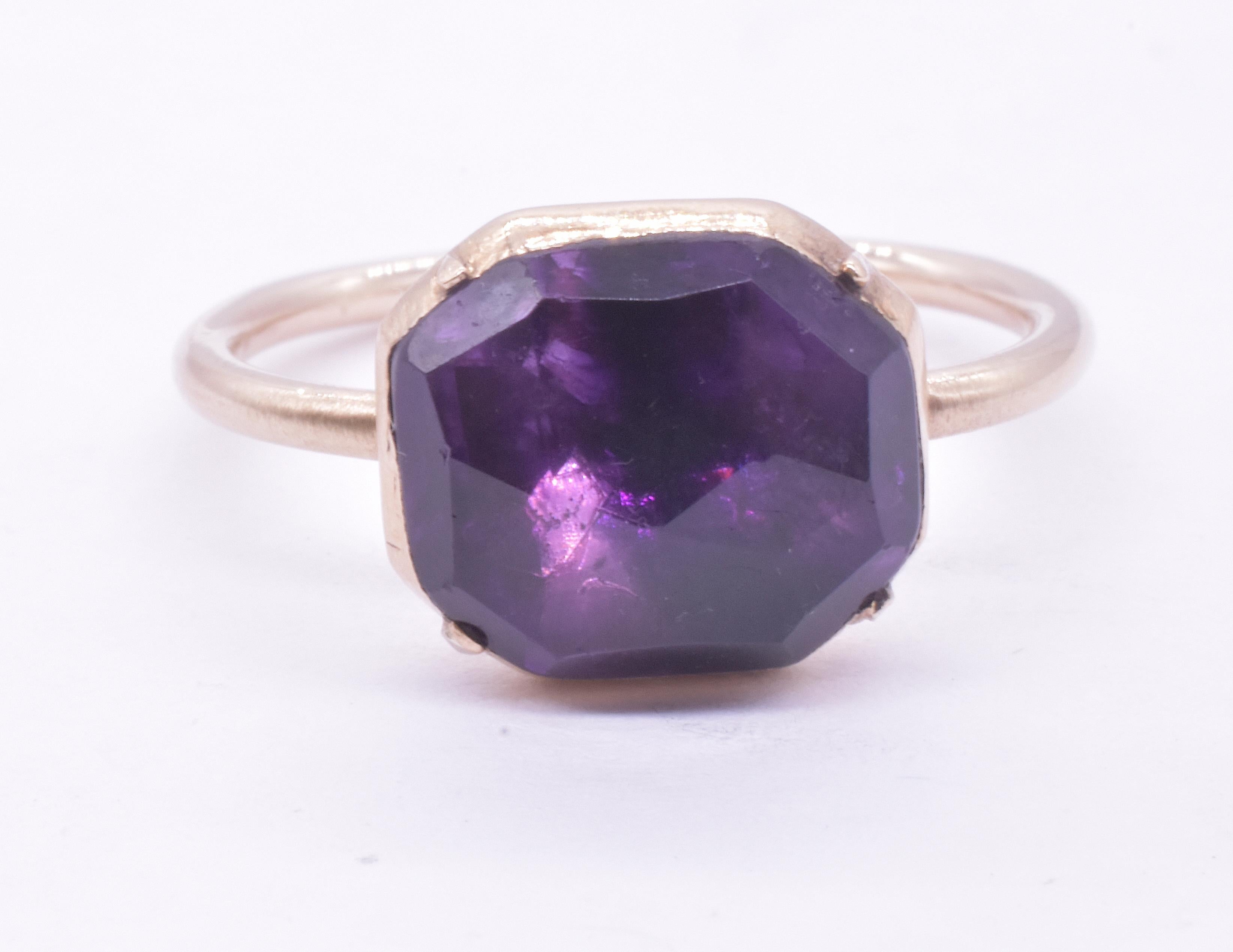 C1740 18K Queen Anne Period Amethyst Ring  In Excellent Condition In Baltimore, MD