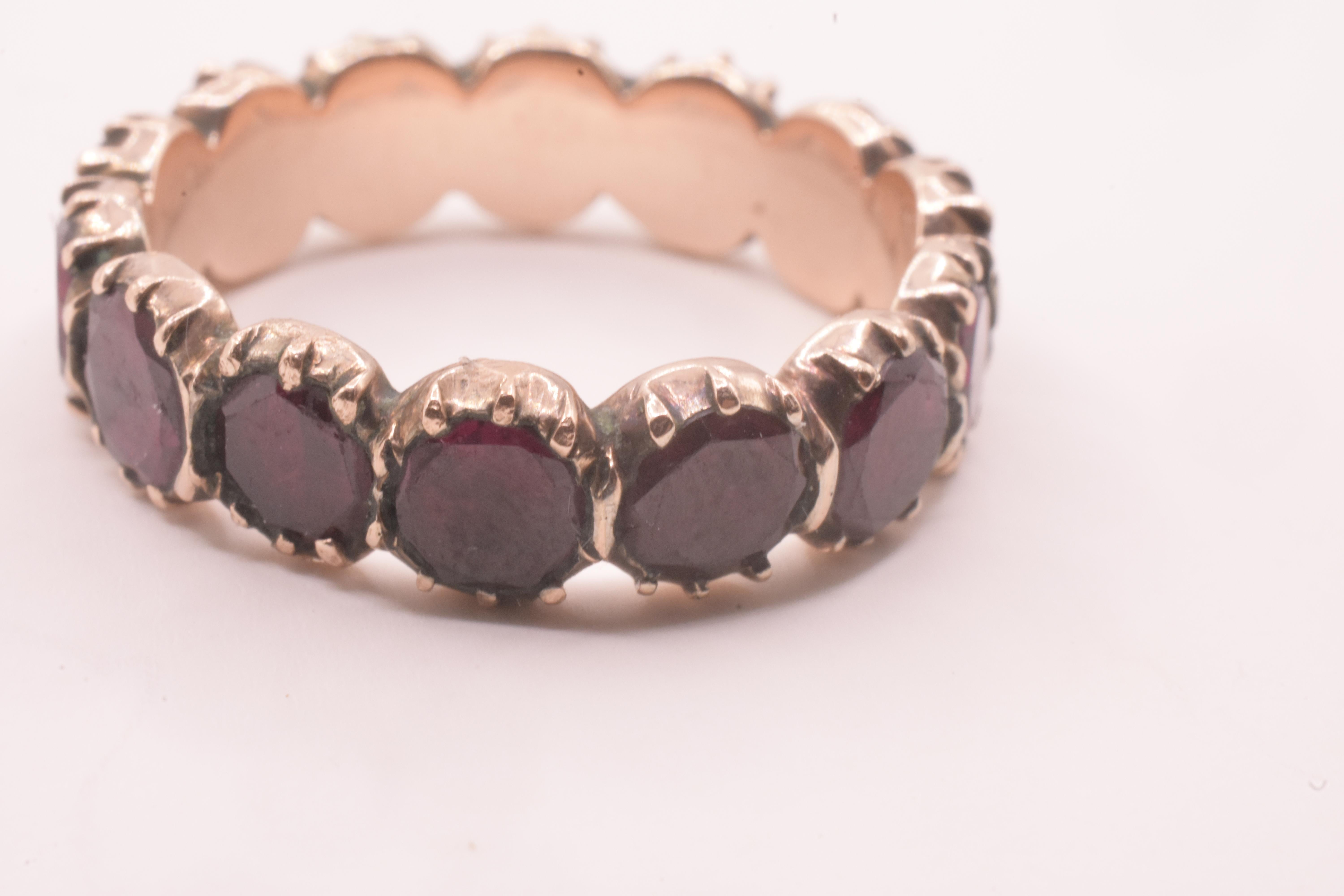 Cabochon C1780 Fascia di eternità in granato almandino georgiano in vendita