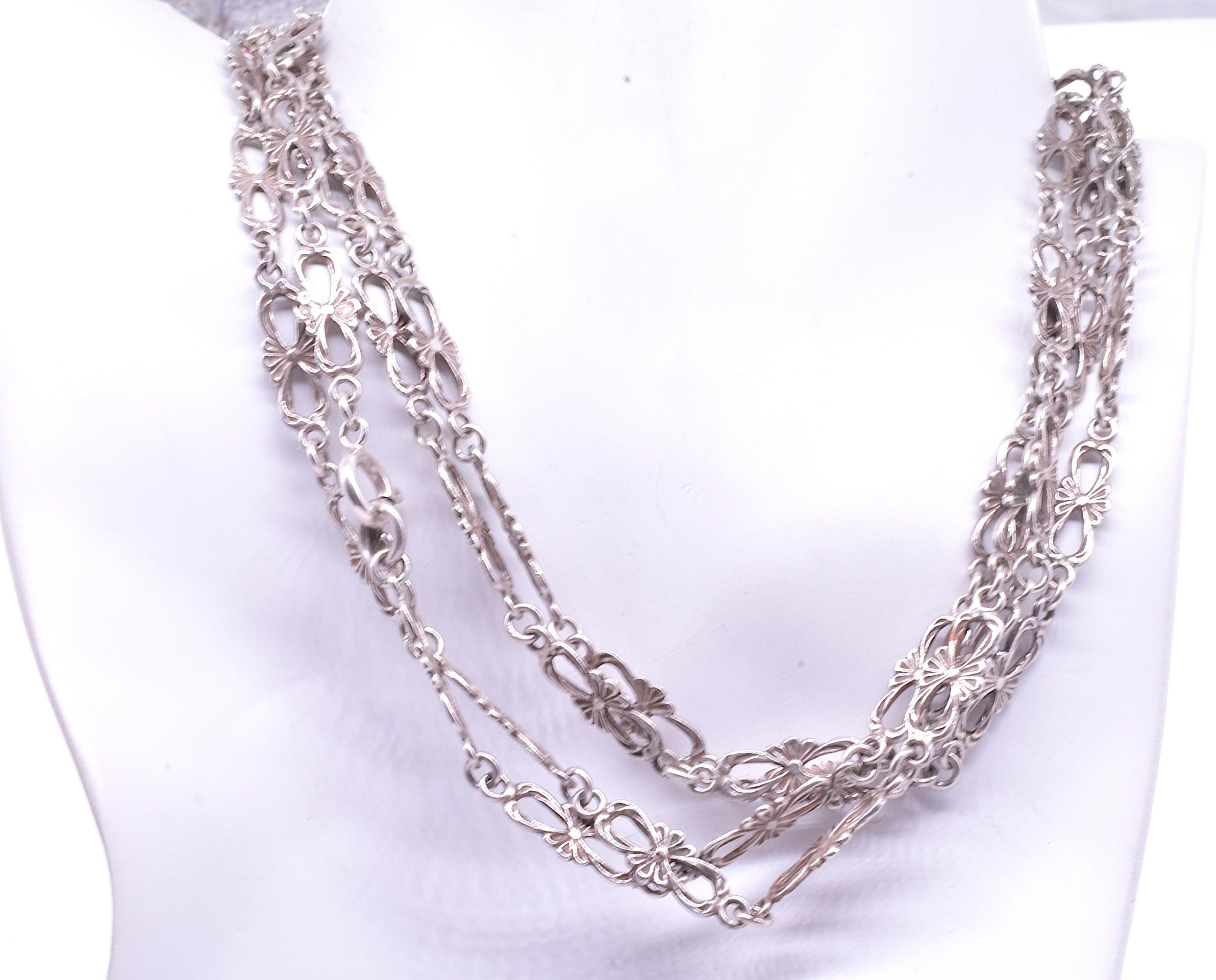 C1780 Georgian Sterling Muff Chain Made Up of Bow Links For Sale 2