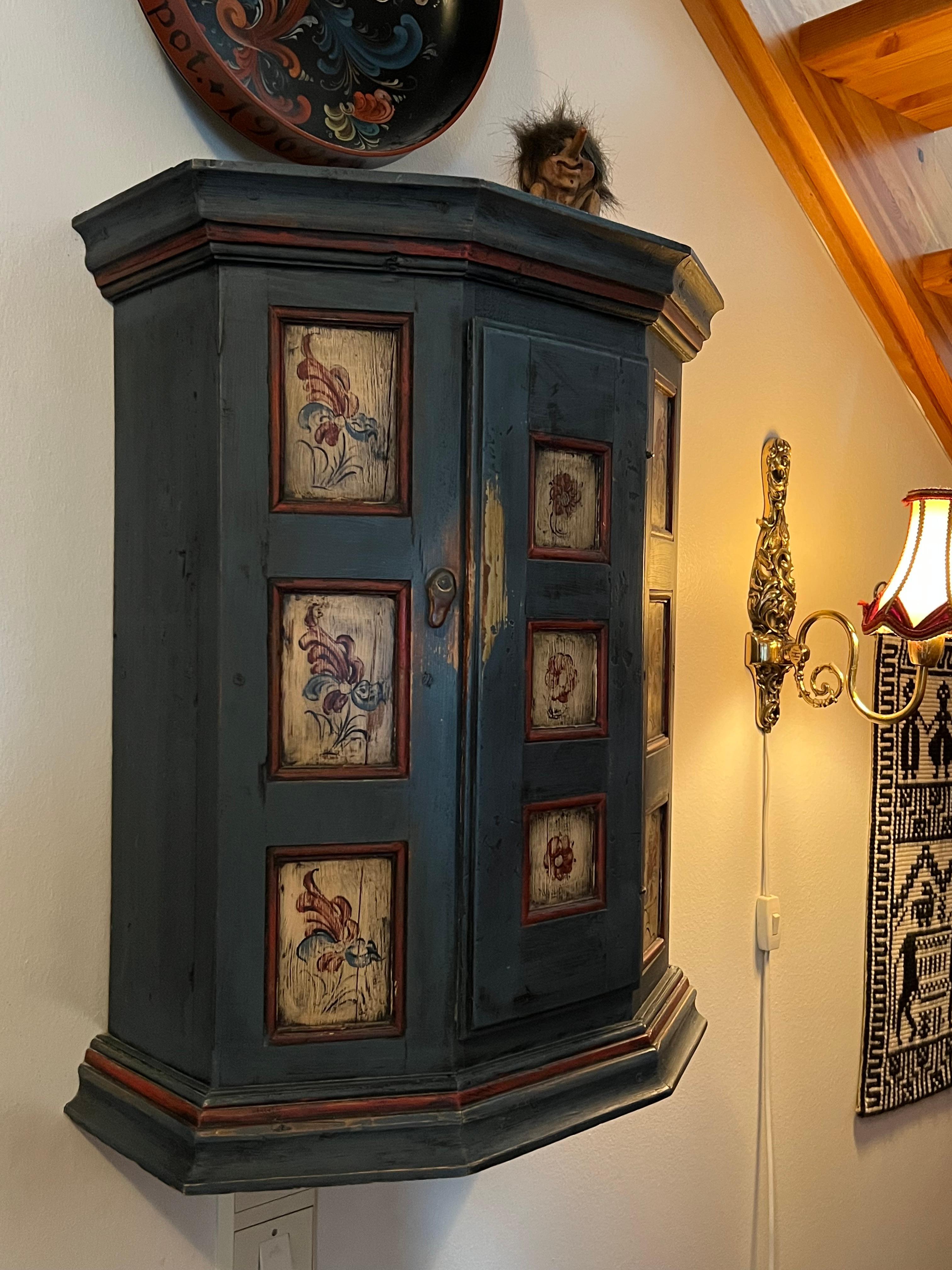 Norwegian c.18/1900s RUSTIC hanging cabinet with Rosemaling, Baroque style, Norway For Sale