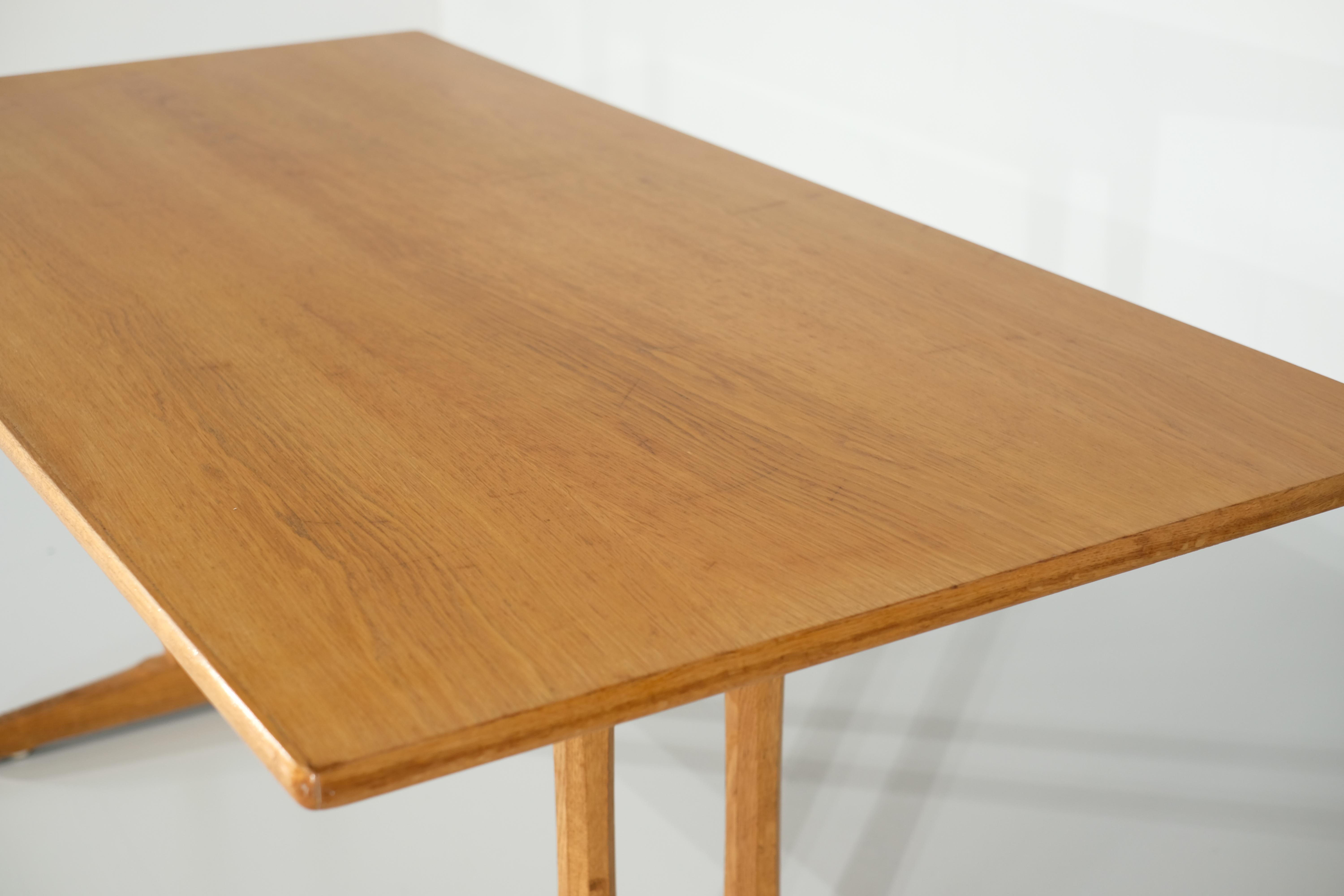Wood C18 Shaker table by Borge Mogensen for FDB Mobler - 1950s For Sale