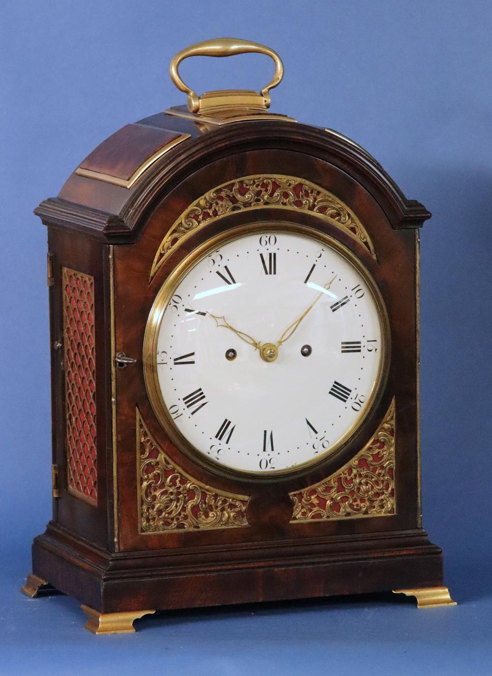 Acajou Horloge de support anglaise avec mouvement exceptionnel, vers 1800 en vente