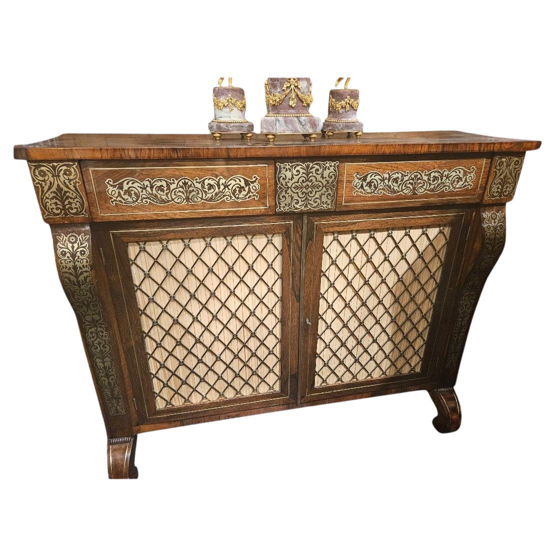C1815 Buffet Regency incrusté de laiton