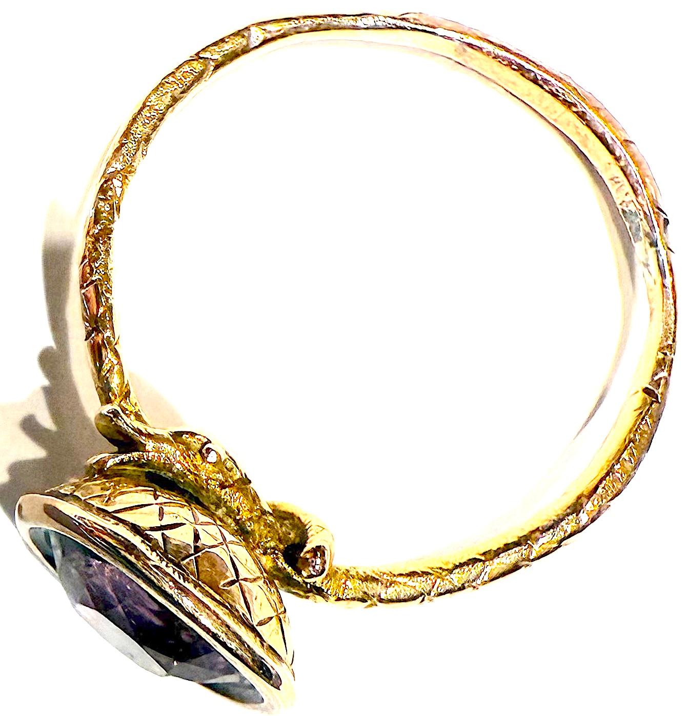 da uomo o donna C1820 Anello con ametista sfaccettata incastonata a cesto in 15 carati e fascia in ourobouros in vendita