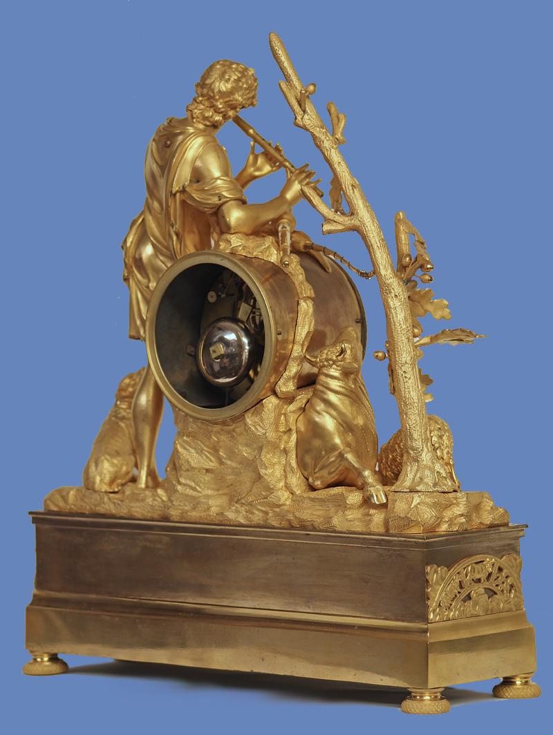 Empire Pendule de cheminée française en bronze doré représentant Orphée, vers 1820 en vente