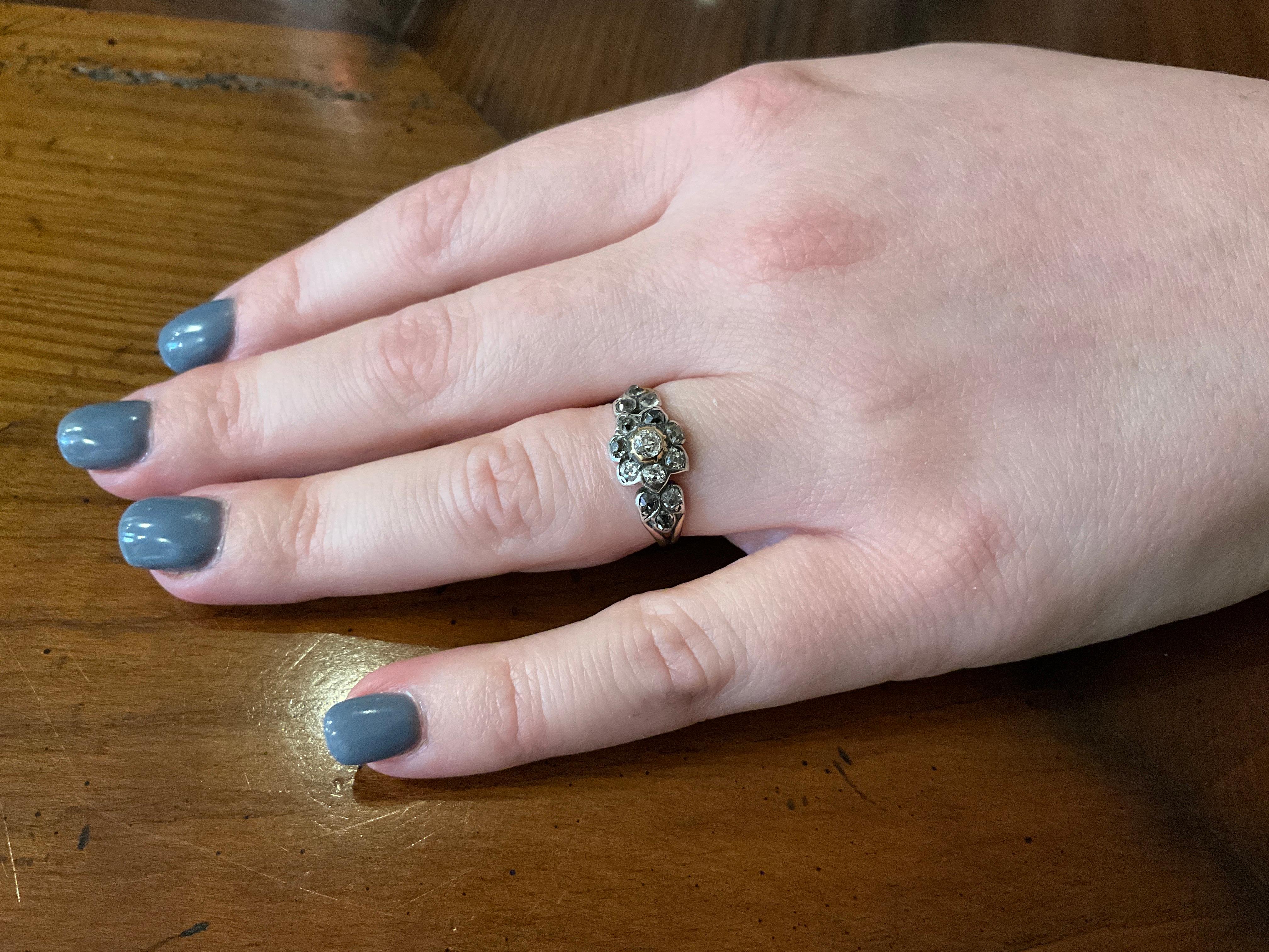 Anello a grappolo con diamante georgiano del 1820, con baldacchino d'oro a forma di graffetta in vendita 6
