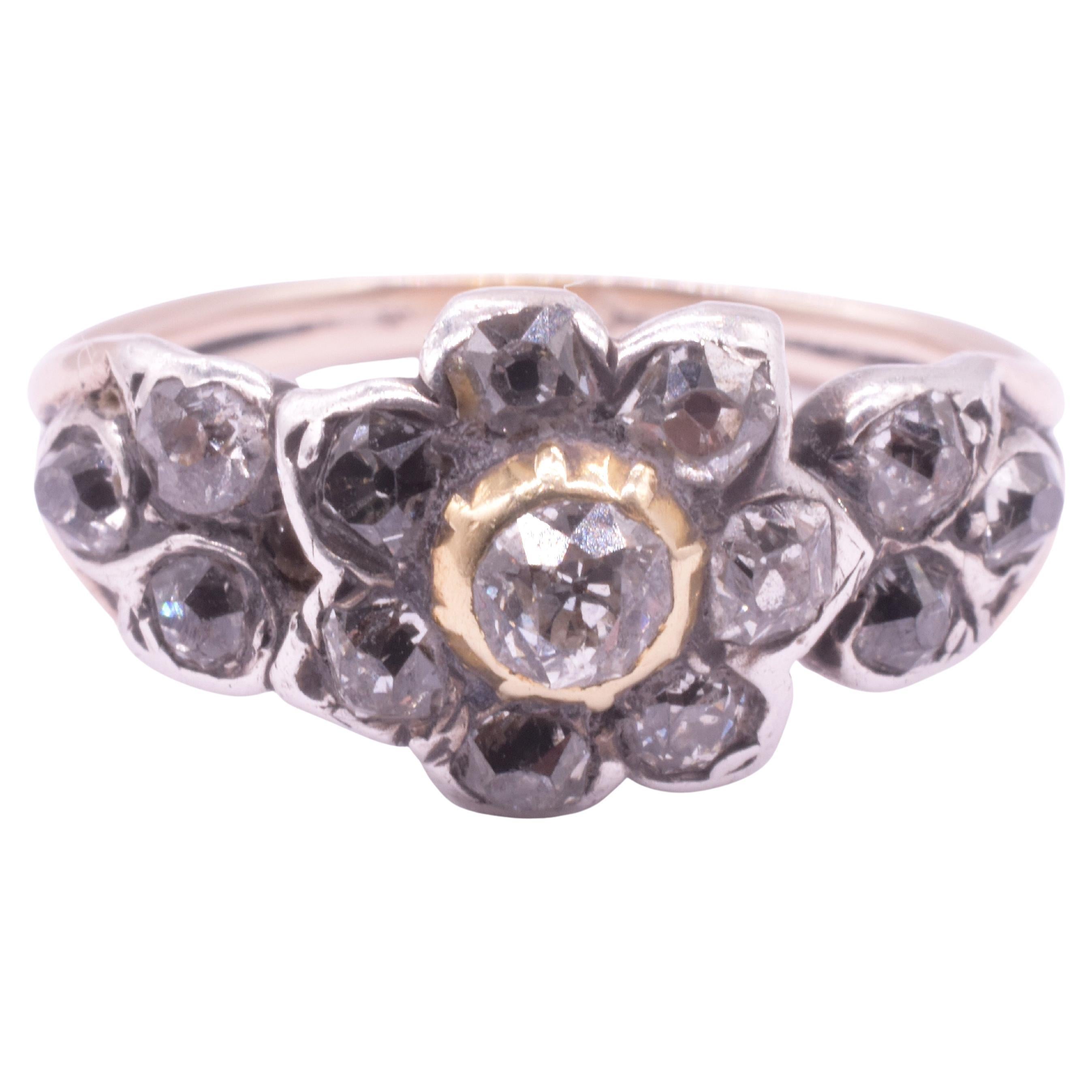 Georgiano Anello a grappolo con diamante georgiano del 1820, con baldacchino d'oro a forma di graffetta in vendita