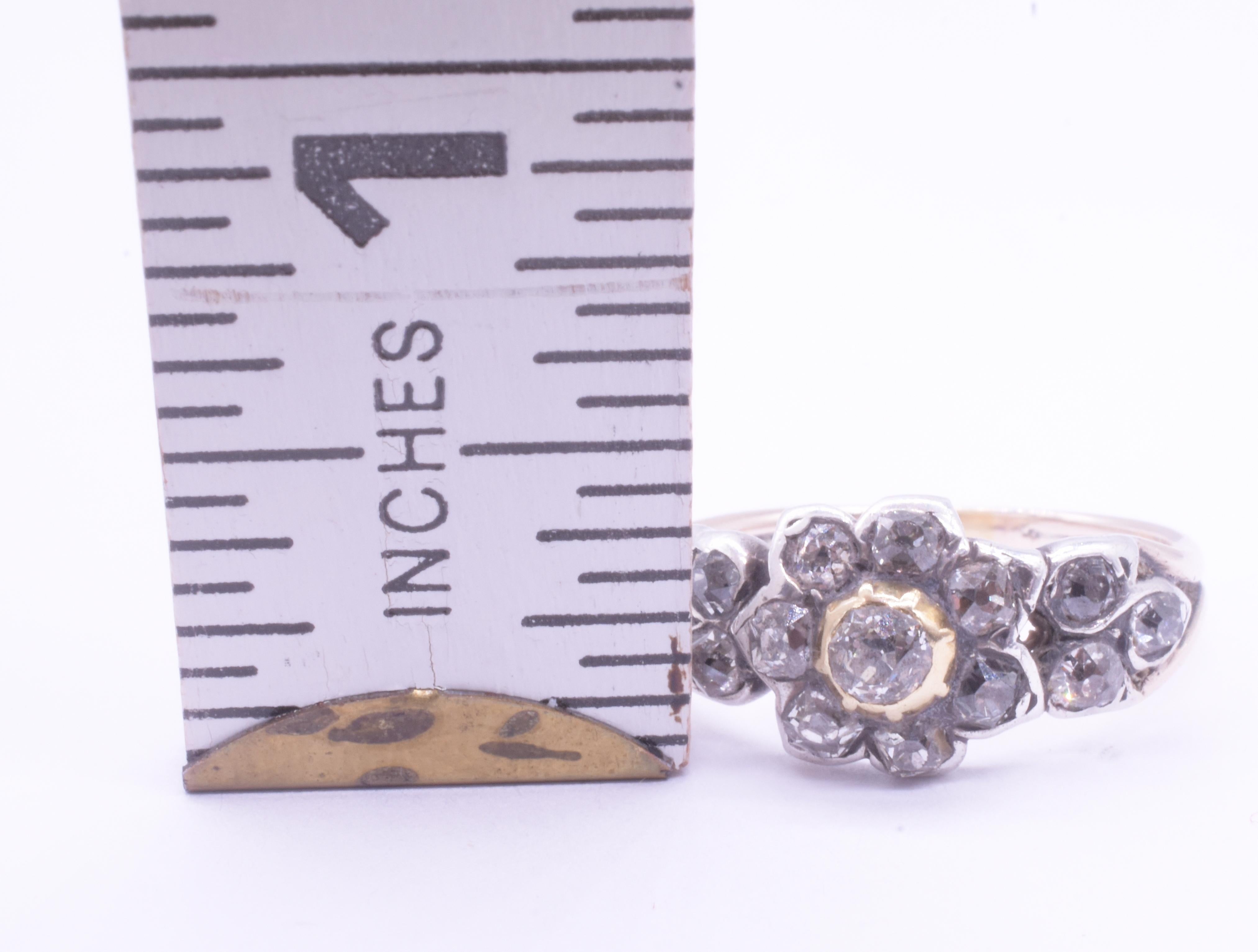 Anello a grappolo con diamante georgiano del 1820, con baldacchino d'oro a forma di graffetta in vendita 1