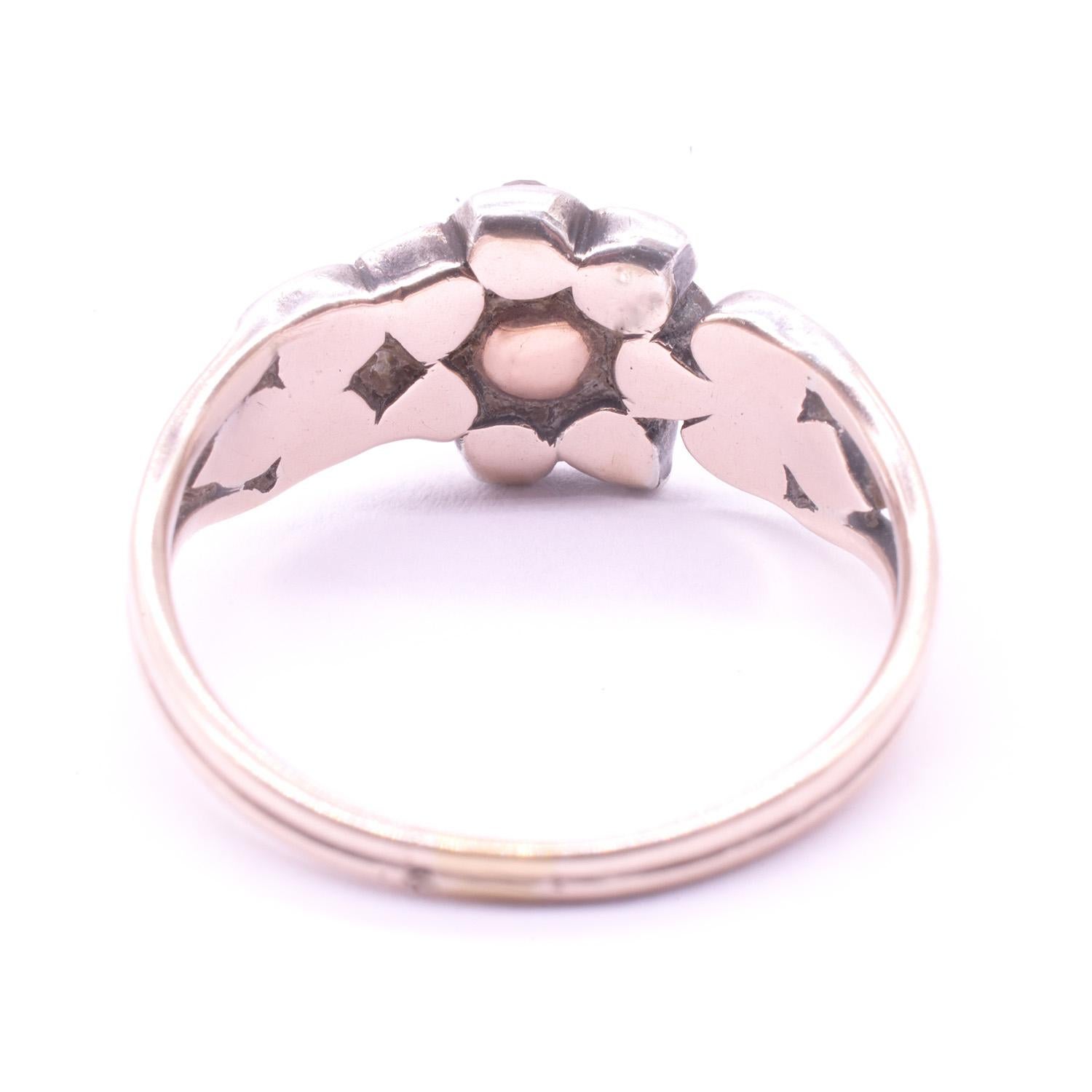 Anello a grappolo con diamante georgiano del 1820, con baldacchino d'oro a forma di graffetta in vendita 2