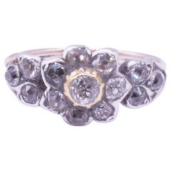 Anello a grappolo con diamante georgiano del 1820, con baldacchino d'oro a forma di graffetta