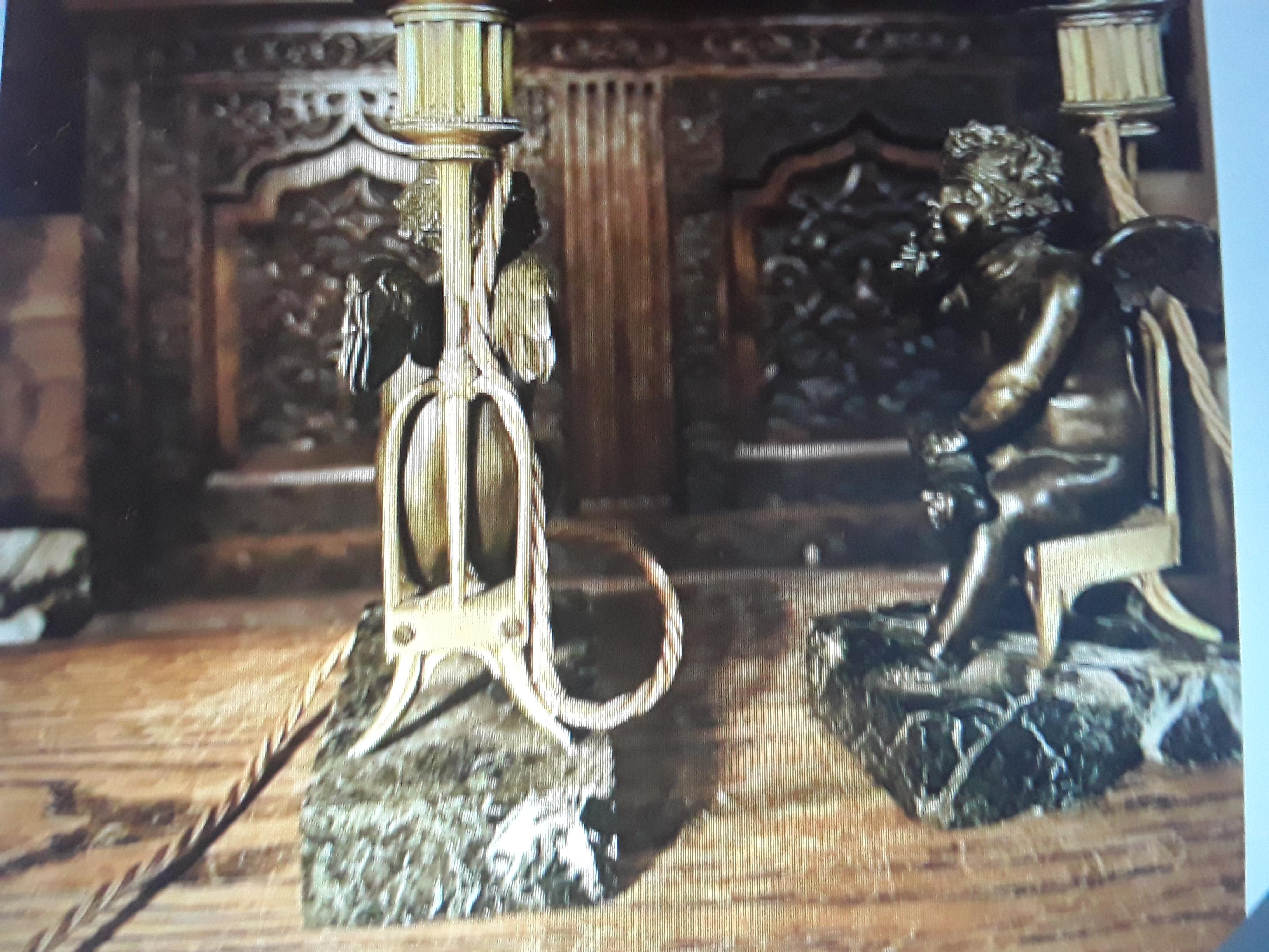 Paire de lampes de bureau de style Régence française en bronze doré/ patiné représentant des chérubins, vers 1820 en vente 3