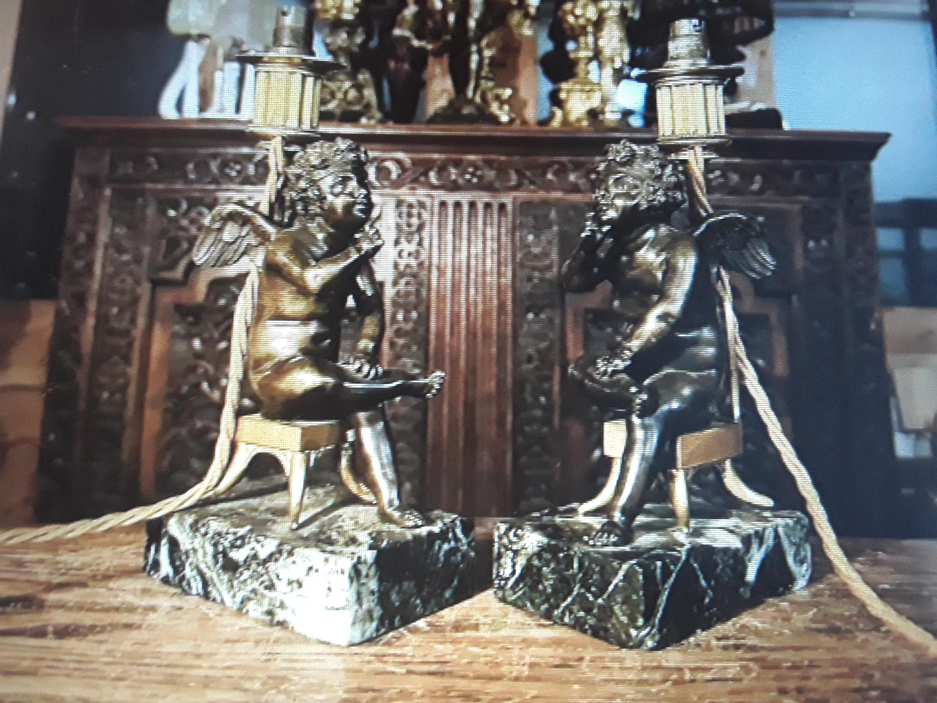 Paire de lampes de bureau de style Régence française en bronze doré/ patiné représentant des chérubins, vers 1820 en vente 4