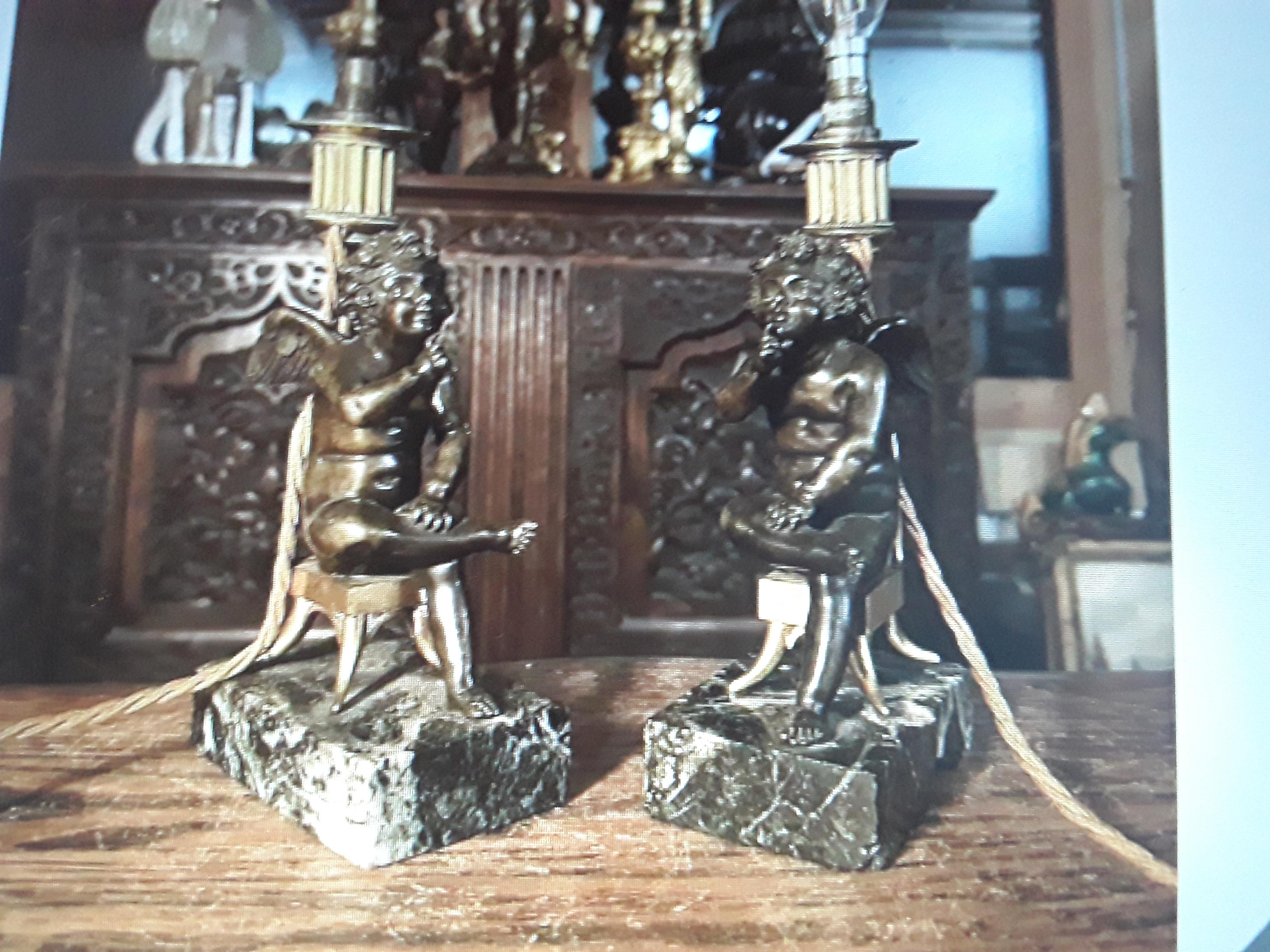 Paire de lampes de bureau de style Régence française en bronze doré/ patiné représentant des chérubins, vers 1820 en vente 5