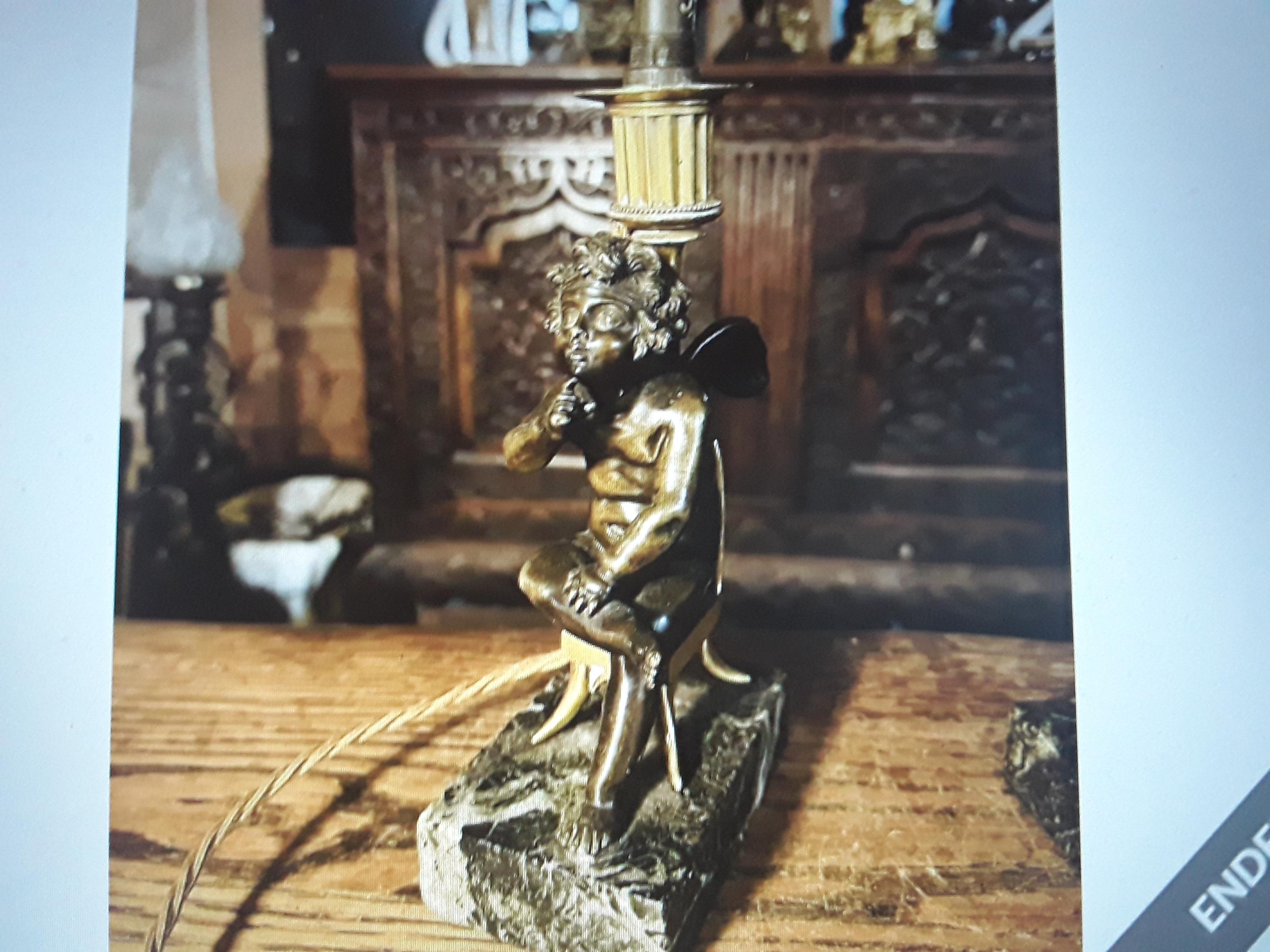 Paire de lampes de bureau de style Régence française en bronze doré/ patiné représentant des chérubins, vers 1820 en vente 1