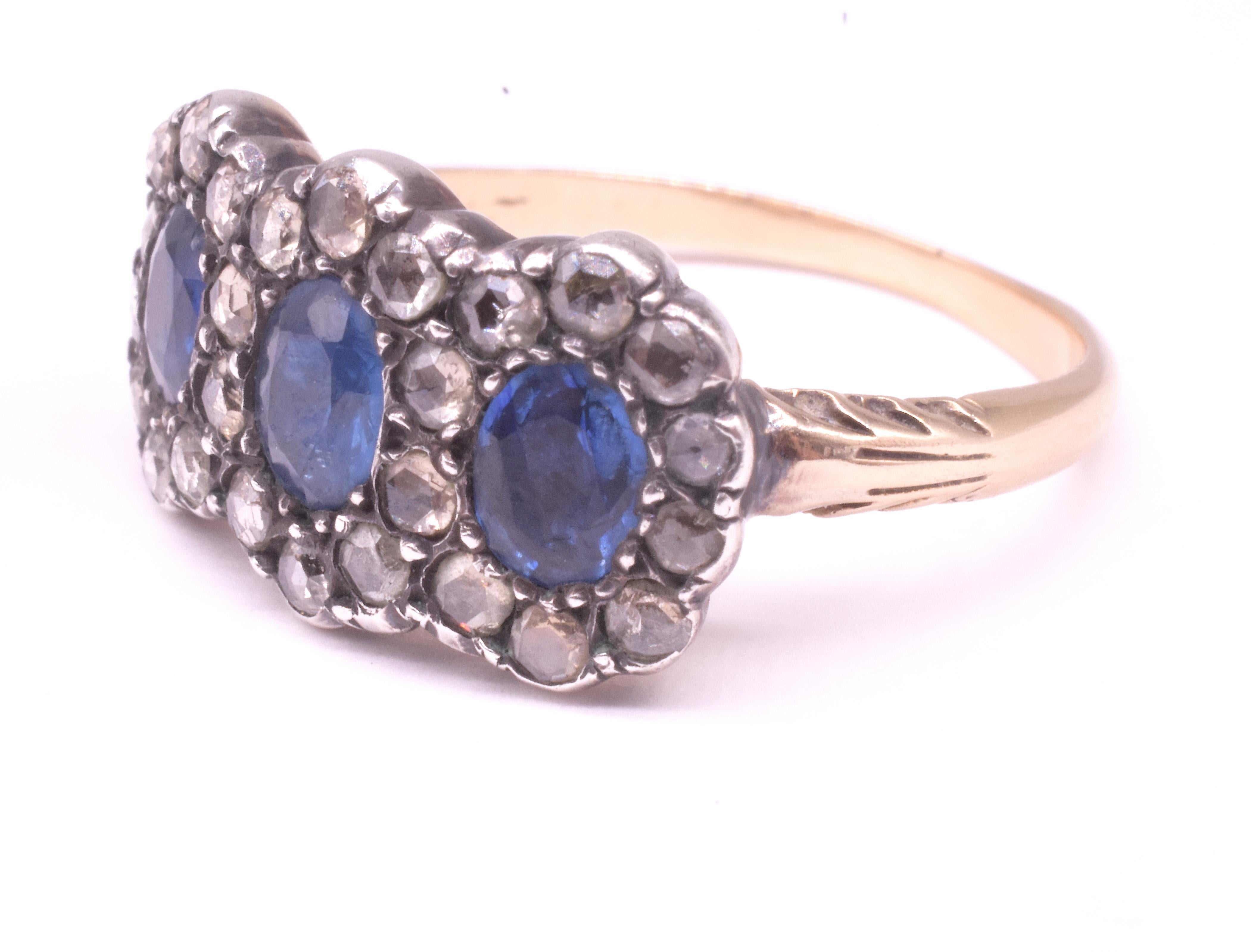 Dreifacher Cluster-Schleifenring mit C1820 Saphir und Diamant (Alteuropäischer Brillantschliff) im Angebot