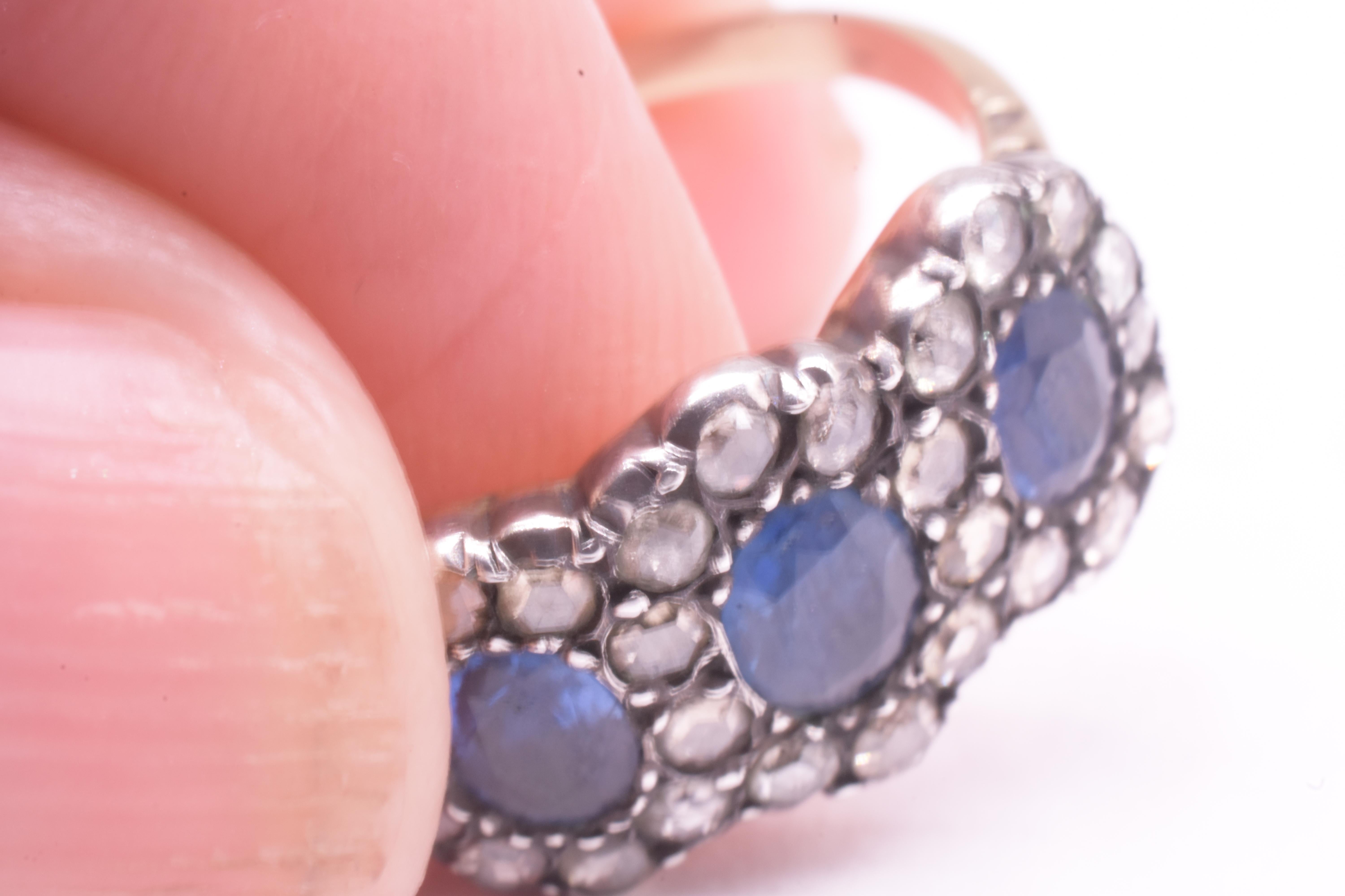 Dreifacher Cluster-Schleifenring mit C1820 Saphir und Diamant im Angebot 3