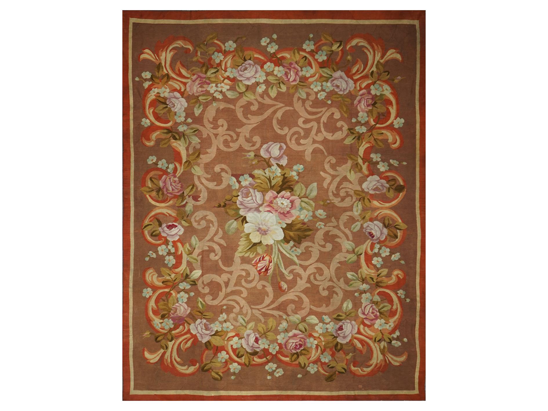Französisch Restaurierung Zeitraum handgewebten antiken Aubusson Teppich, um 1830
Material: Wolle
Abmessungen: 290 x 240 cm / 9,5 x 7,87 ft

Wir besitzen eine bedeutende Sammlung von Aubusson-Teppichen aus dem 18. bis 20. Jahrhundert. Der in