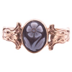 C1830 Onyx White Relief "forget me not" Ring