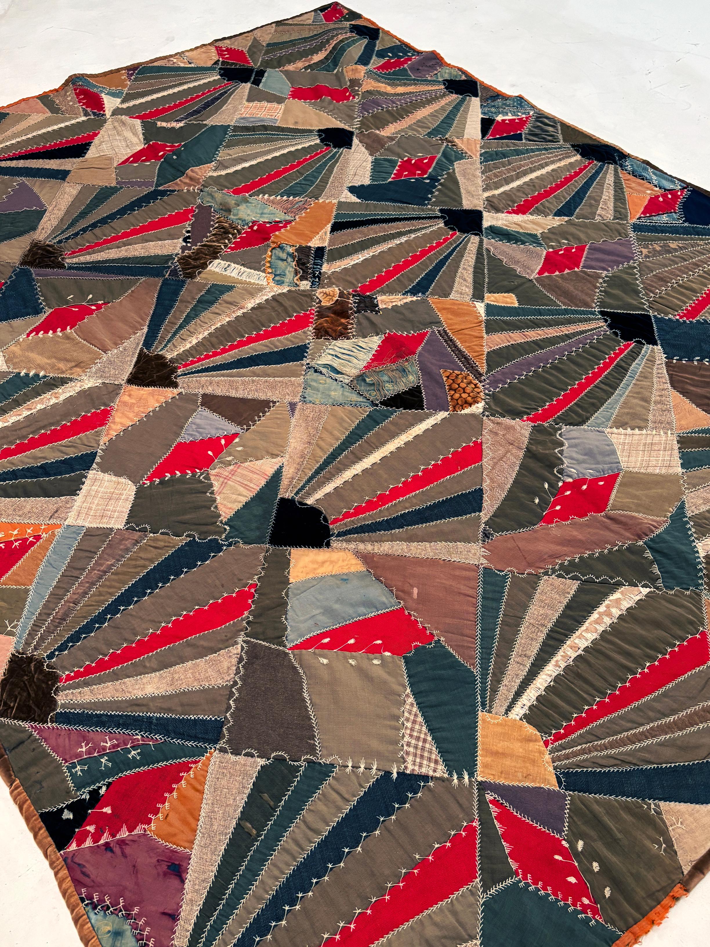 ca. 1830 Crazy Quilt in Taupen, Braun-, Marine- und Rottönen, Samt, Leinen, Baumwolle im Angebot 5