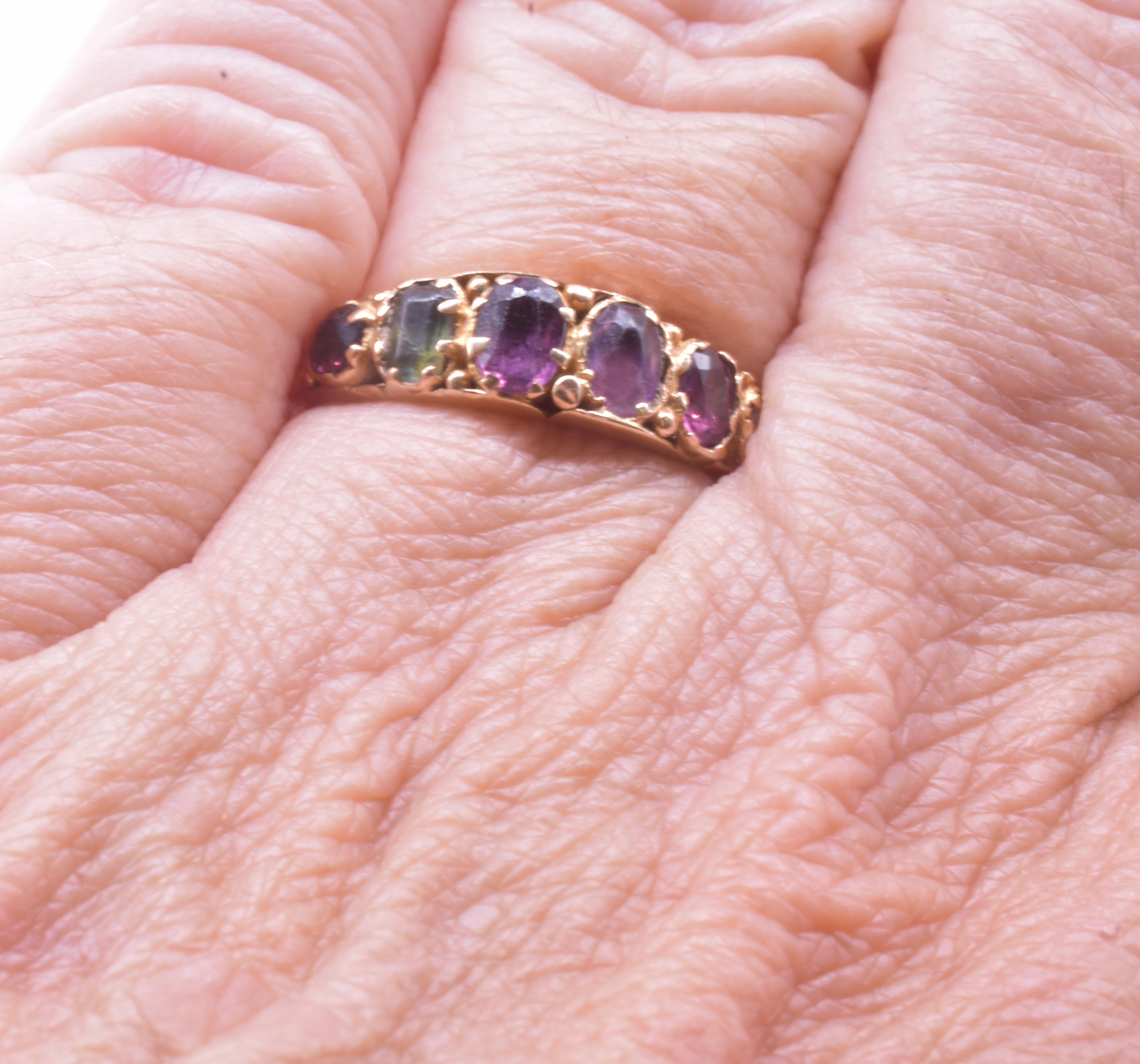 C1840 Anillo Regard de 15 quilates con rubí, esmeralda, granate, amatista, rubí y diamante en venta 4