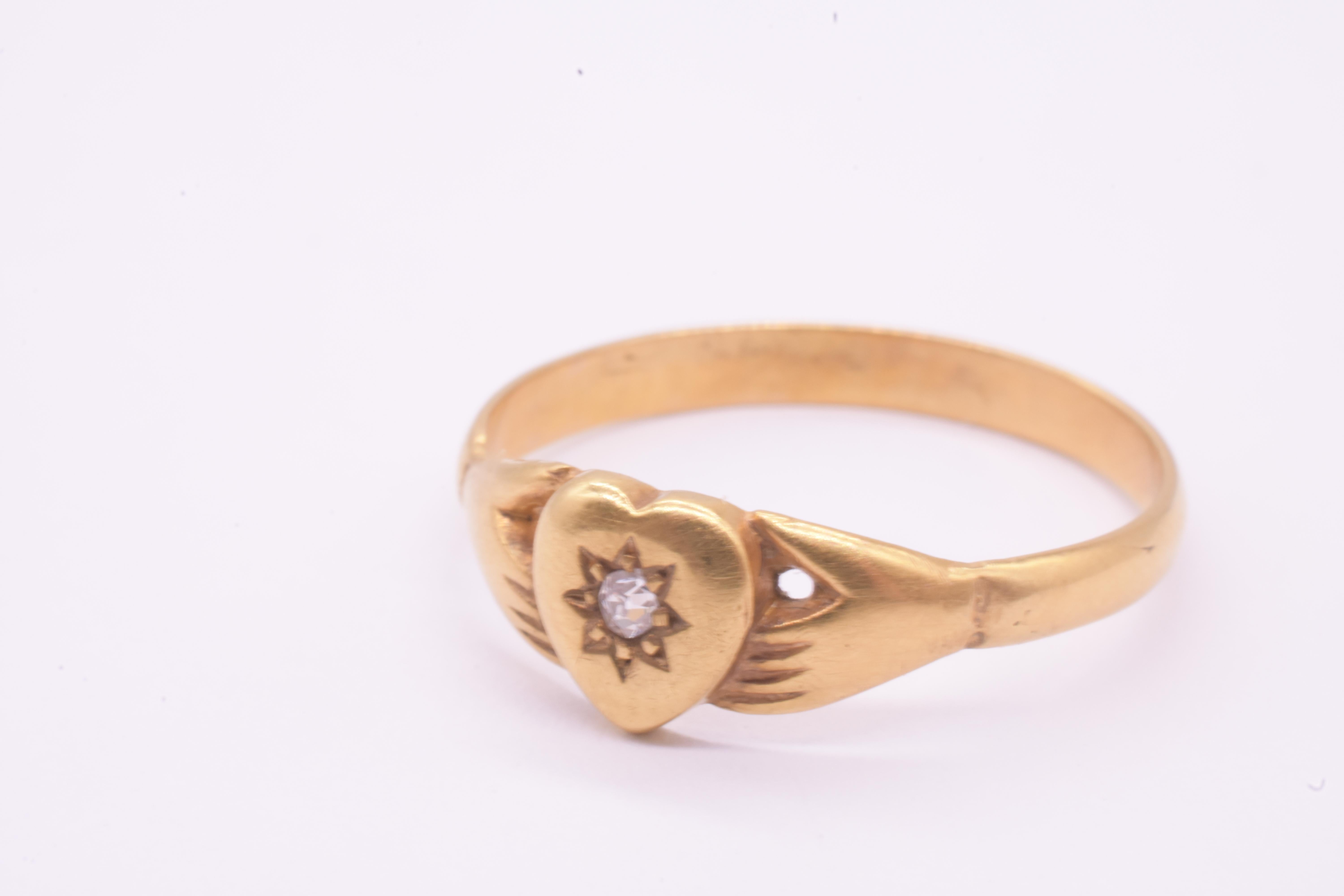 Anello Fede Mani che stringono il cuore con stella in smalto intagliato C1850 in vendita 5