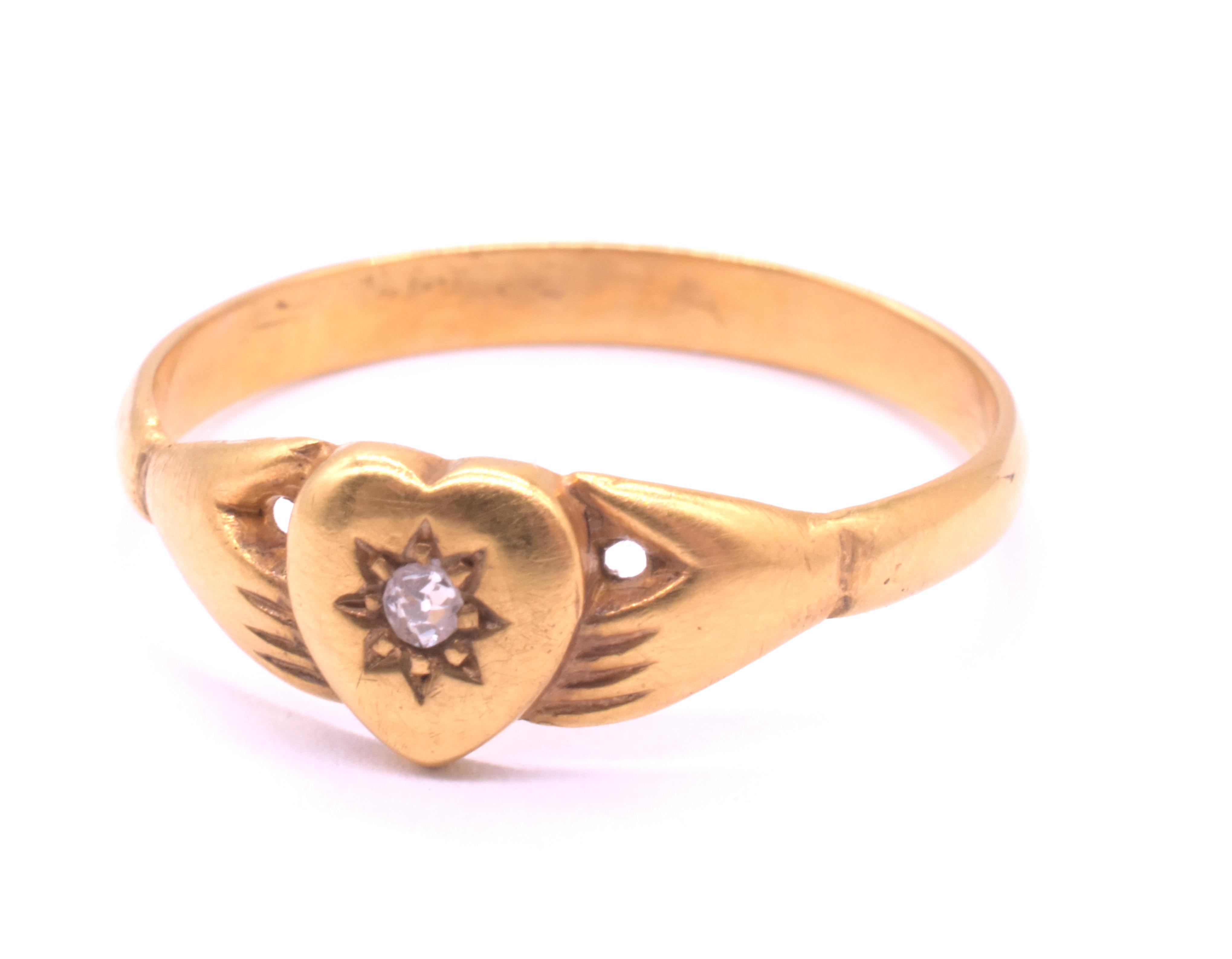 Anello Fede Mani che stringono il cuore con stella in smalto intagliato C1850 in vendita 6